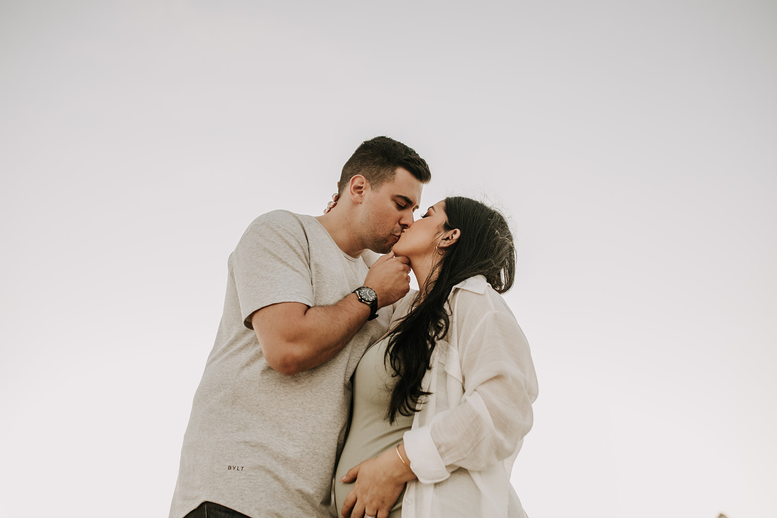 outdoor maternity beach sunset photos golden hour couples maternity San Diego maternity photographer Sabrina kinsella sabrinalynnphoto