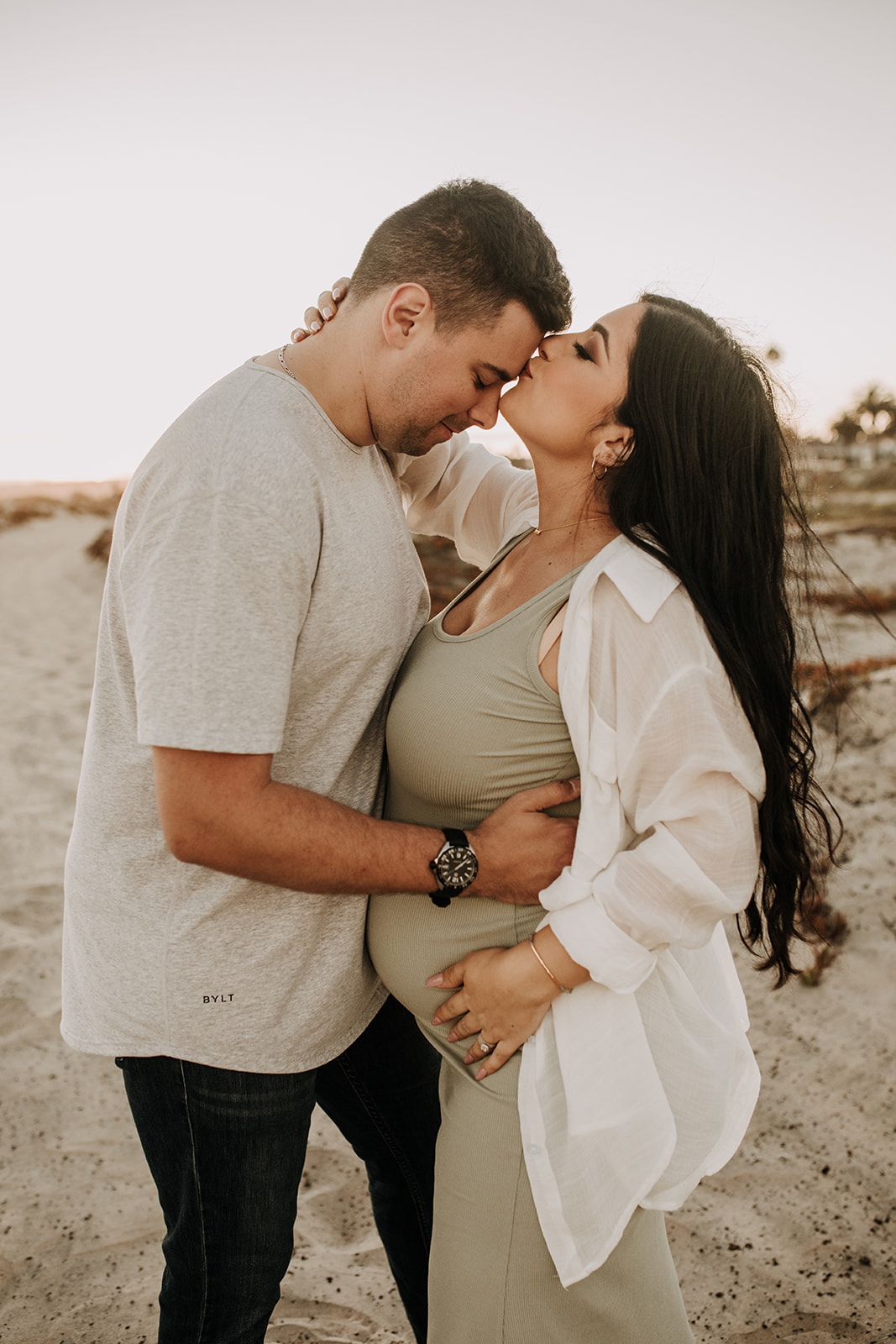 outdoor maternity beach sunset photos golden hour couples maternity San Diego maternity photographer Sabrina kinsella sabrinalynnphoto