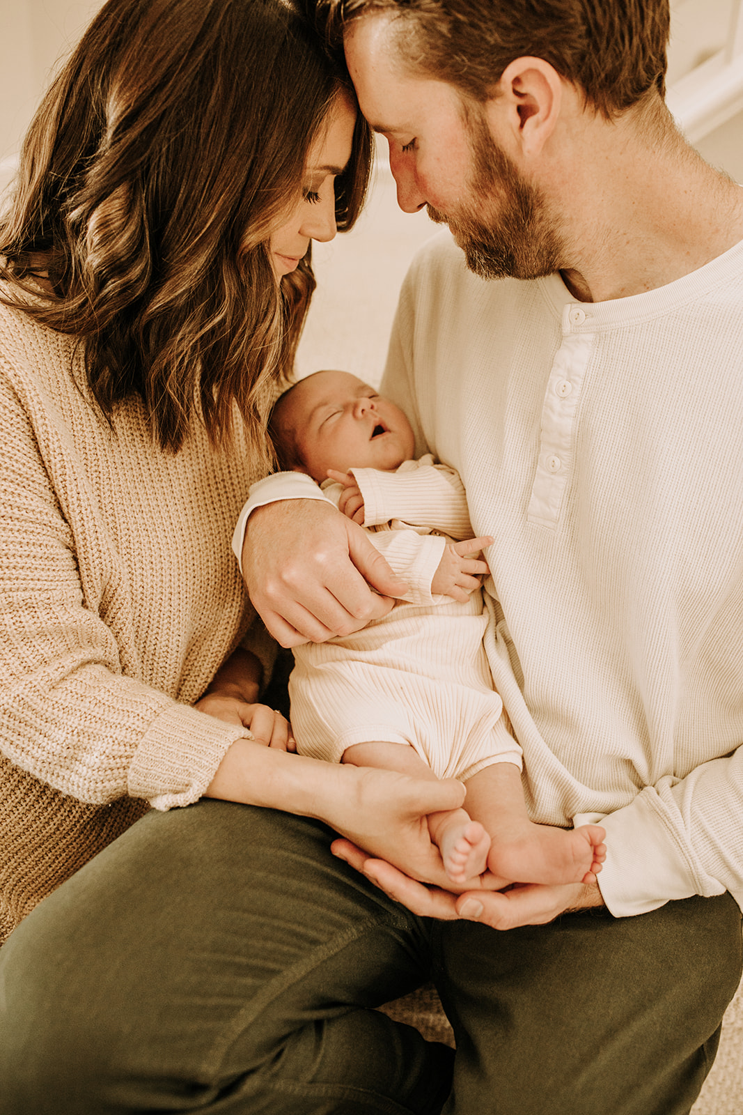 in home newborn infant newborn session family photos newborn photographer San Diego family photographer Sabrina kinsella Sabrinalynnphoto