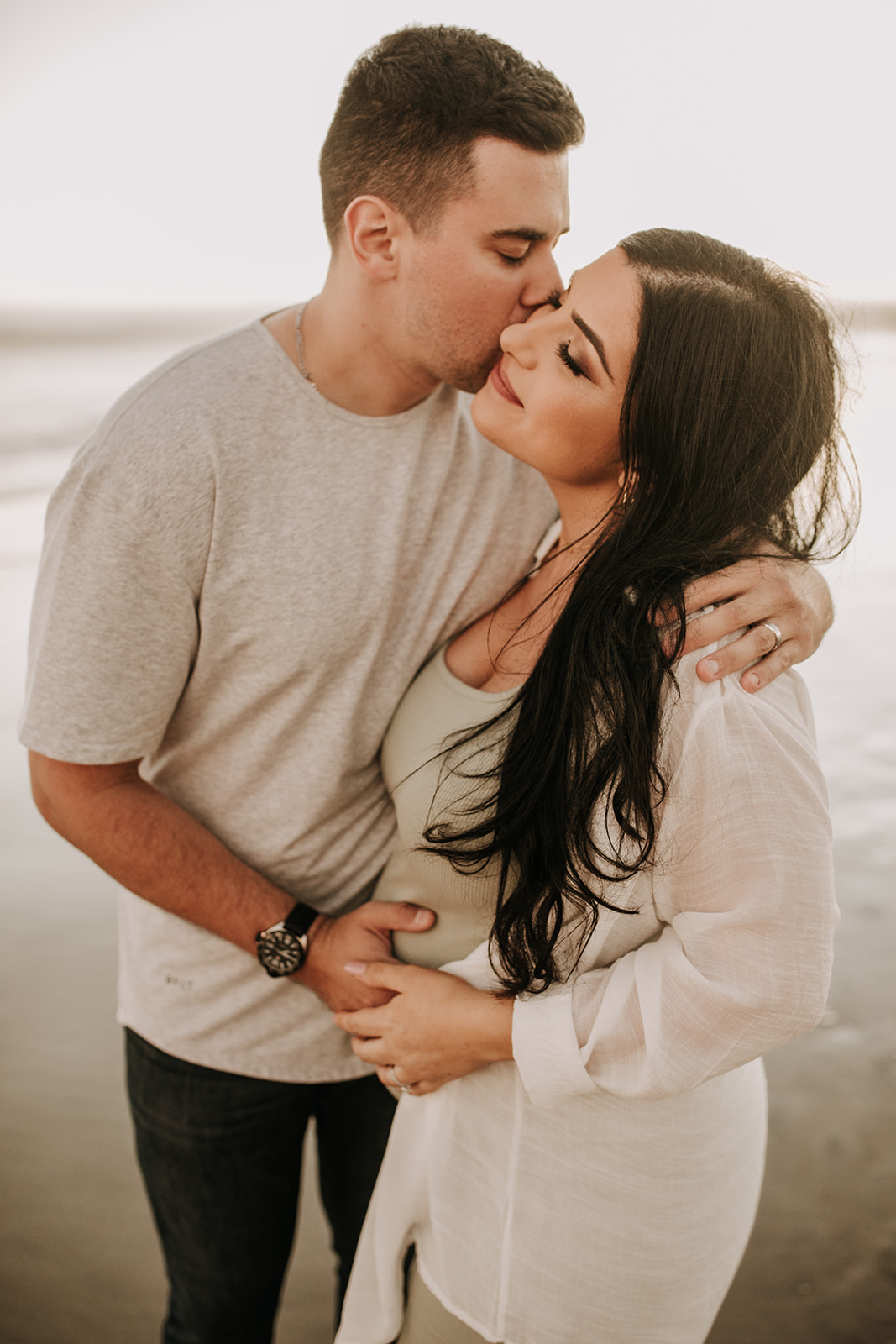 outdoor maternity beach sunset photos golden hour couples maternity San Diego maternity photographer Sabrina kinsella sabrinalynnphoto