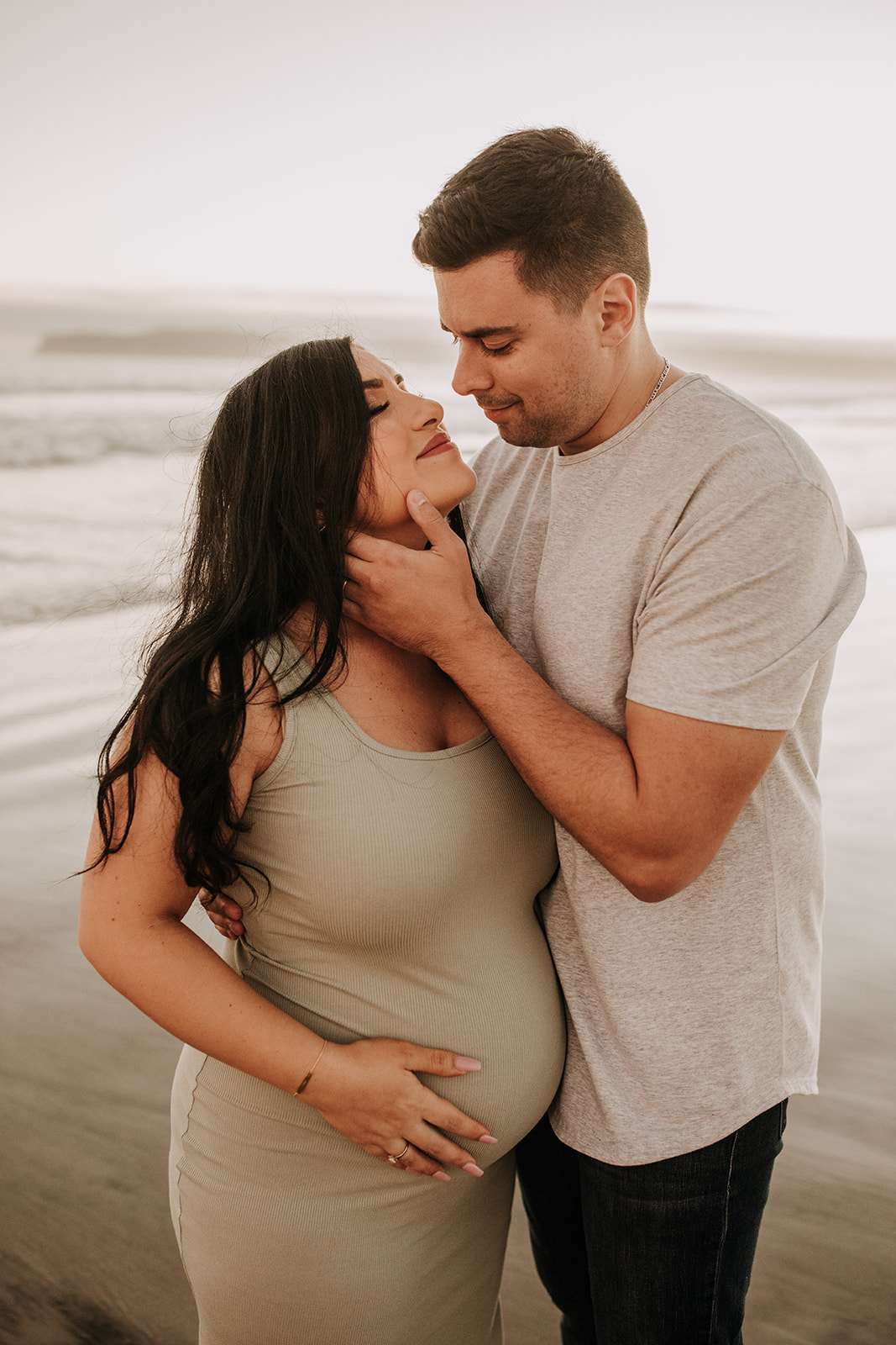 outdoor maternity beach sunset photos golden hour couples maternity San Diego maternity photographer Sabrina kinsella sabrinalynnphoto