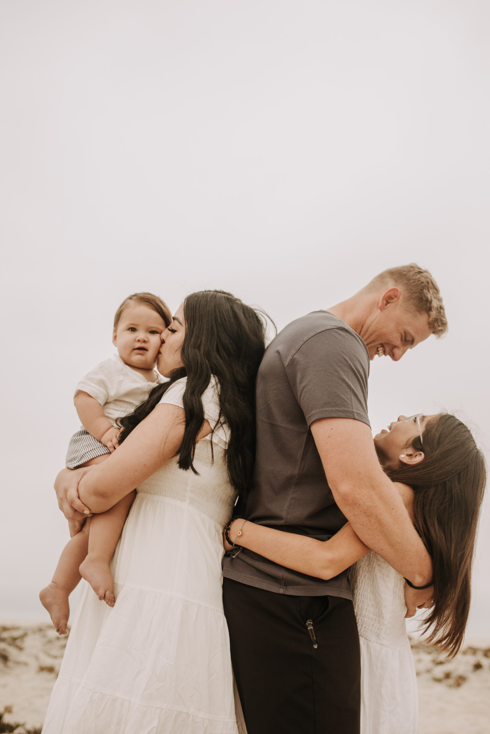 outdoor loony moody neutral's cream colored beach family photos San Diego family photographer Sabrina Kinsella candid family photos