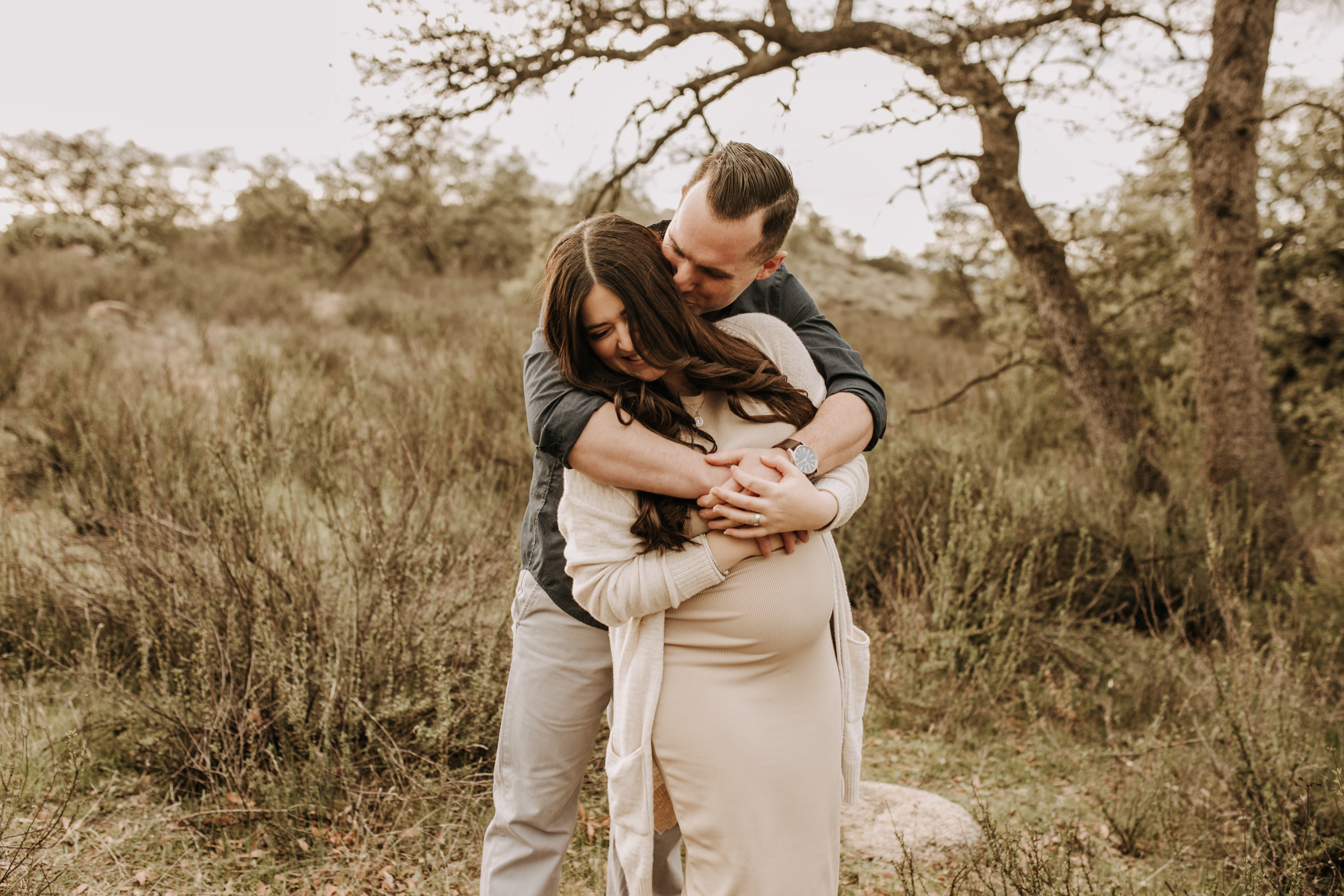 outdoor maternity fall photos maternity fashion couples photos maternity photographer San Diego maternity photographer Sabrina kinsella sabrinalynnphoto