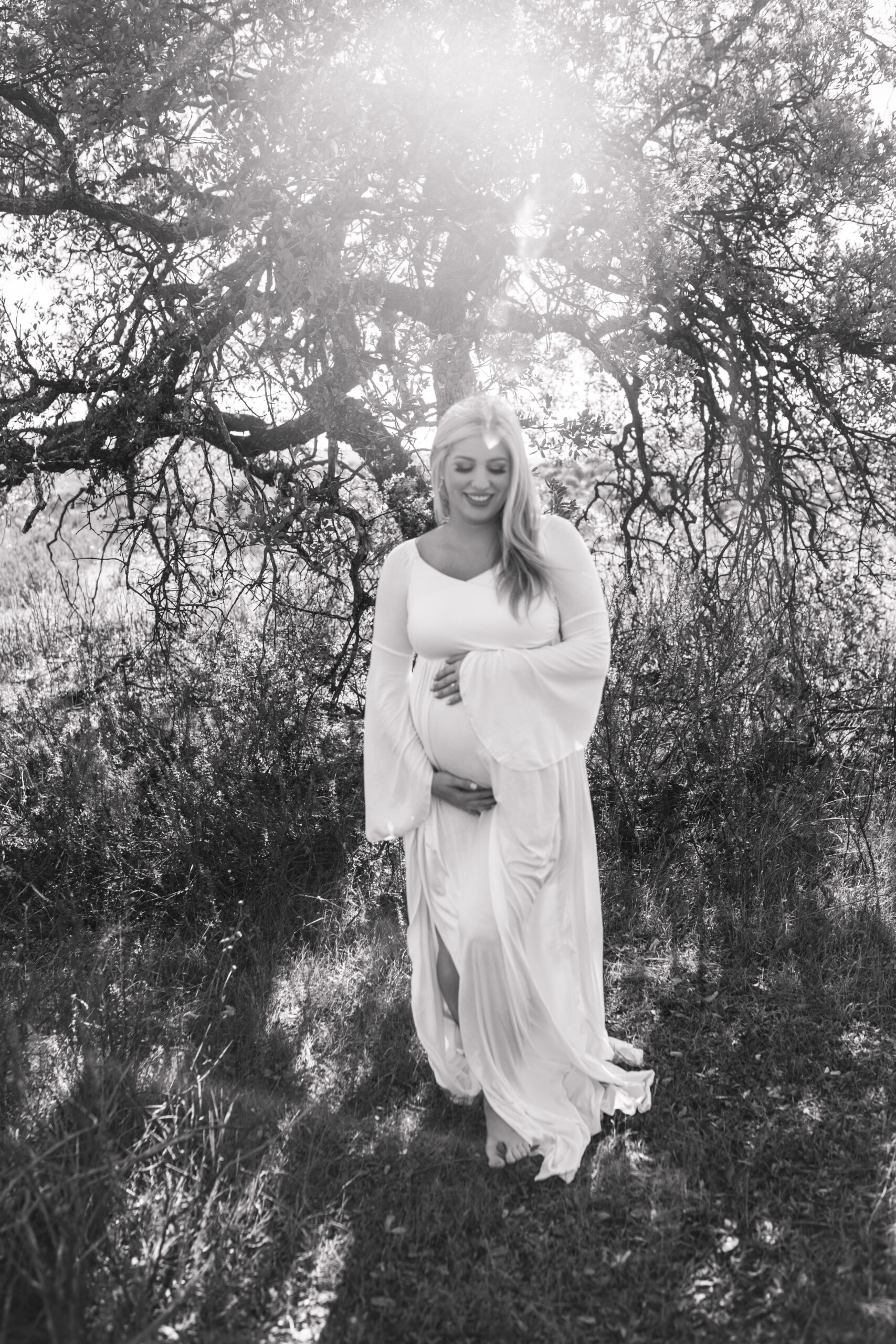 maternity photographer maternity photos maternity dress maternity photo inspo maternity photographer pregnancy motherhood white dress outdoor photos San Diego maternity photographer