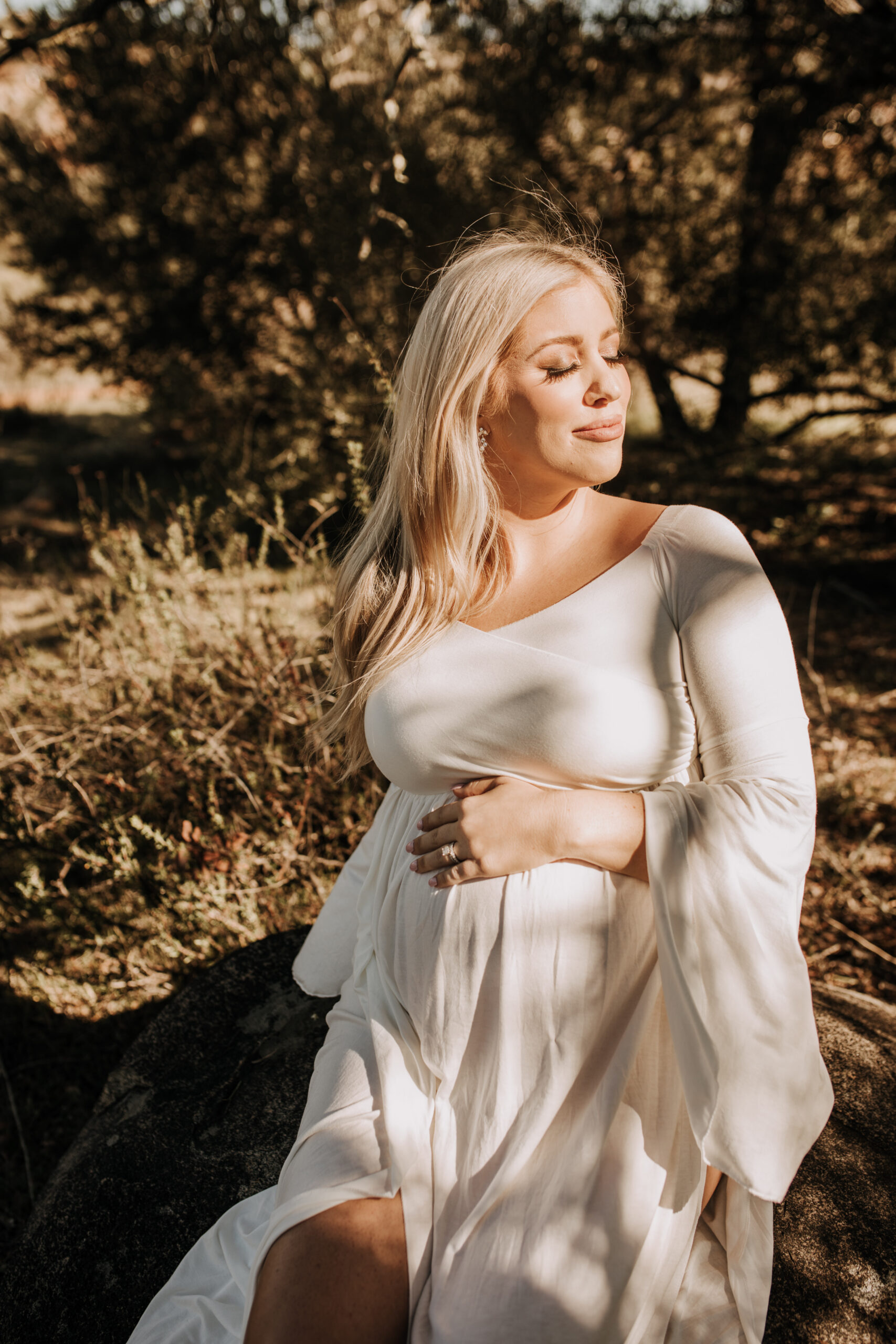 maternity photographer maternity photos maternity dress maternity photo inspo maternity photographer pregnancy motherhood white dress outdoor photos San Diego maternity photographer