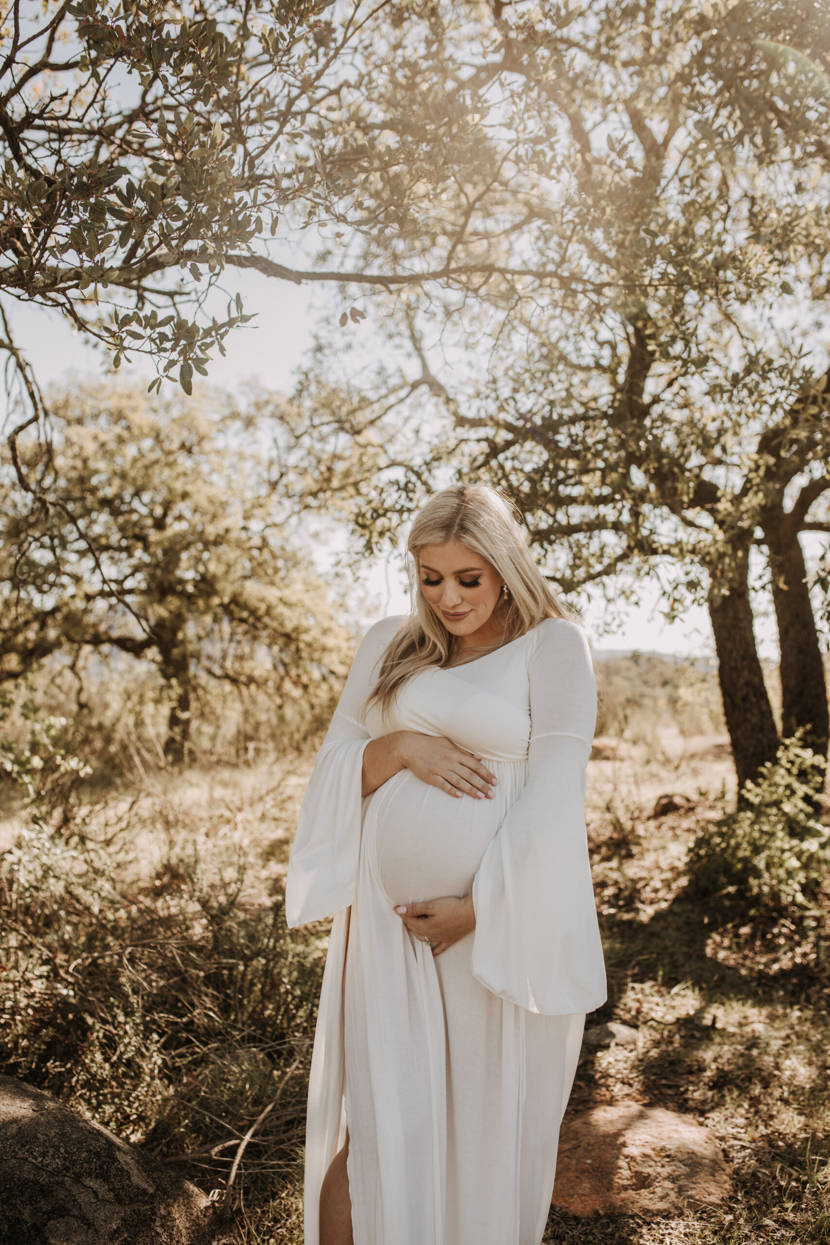 maternity photographer maternity photos maternity dress maternity photo inspo maternity photographer pregnancy motherhood white dress outdoor photos San Diego maternity photographer