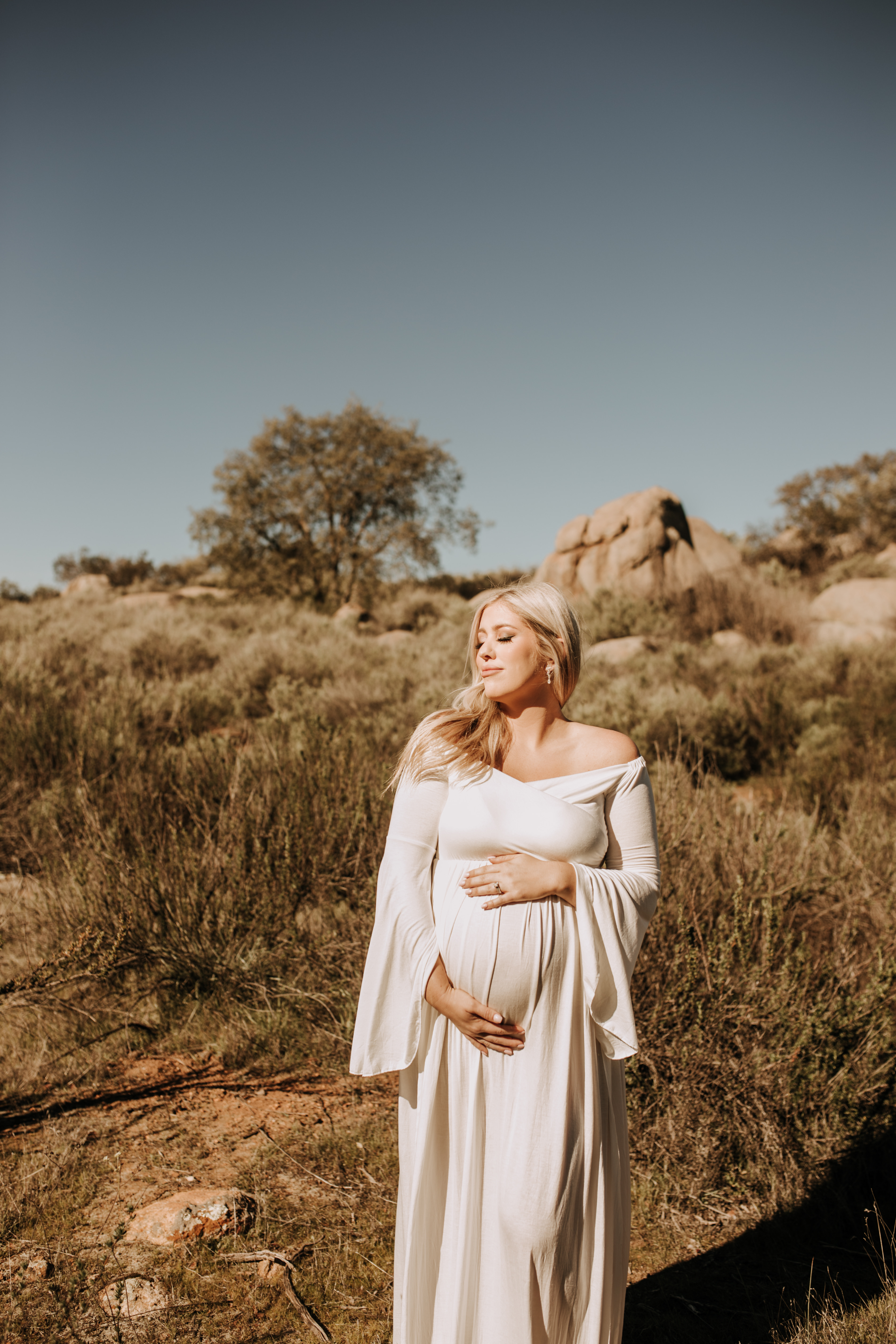 maternity photographer maternity photos maternity dress maternity photo inspo maternity photographer pregnancy motherhood white dress outdoor photos San Diego maternity photographer