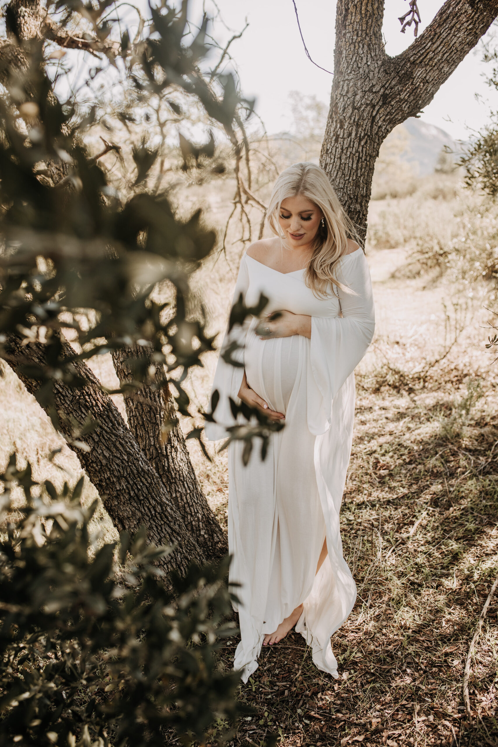 maternity photographer maternity photos maternity dress maternity photo inspo maternity photographer pregnancy motherhood white dress outdoor photos San Diego maternity photographer