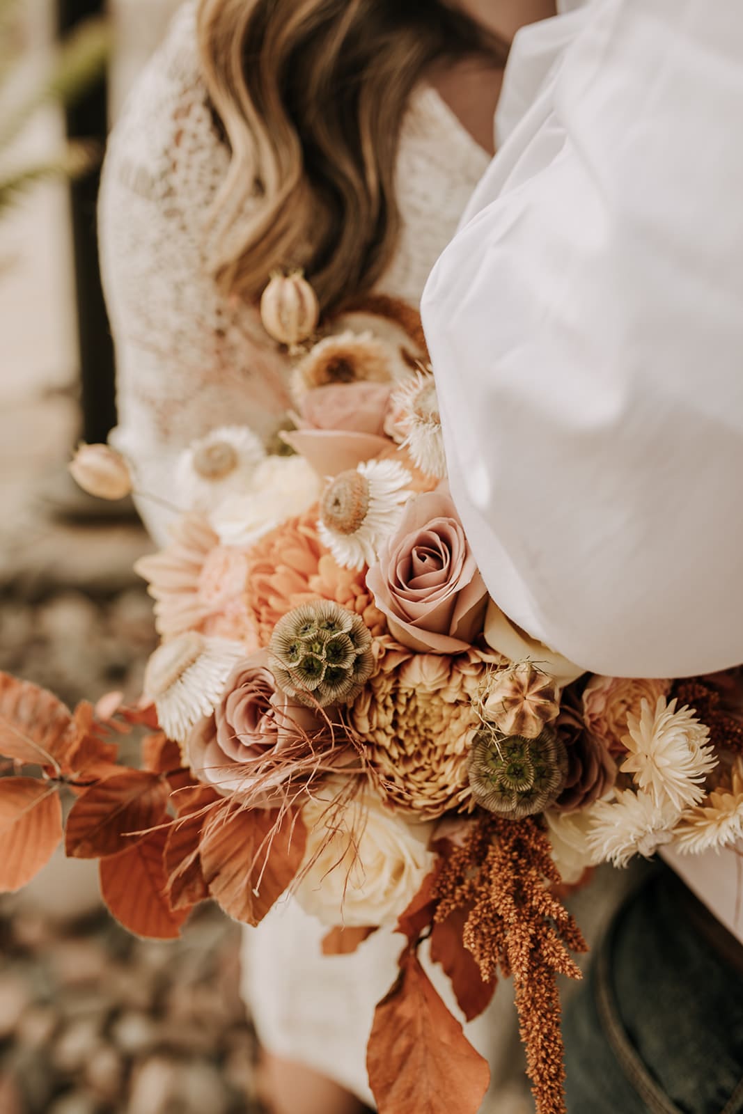 outdoor wedding backyard wedding wedding dress wedding florals western wedding rustic wedding small intimate backyard wedding bride and groom marriage just married wedding party wedding reception photos wedding photography wedding photographer San Diego wedding photographer sabrina kinsella