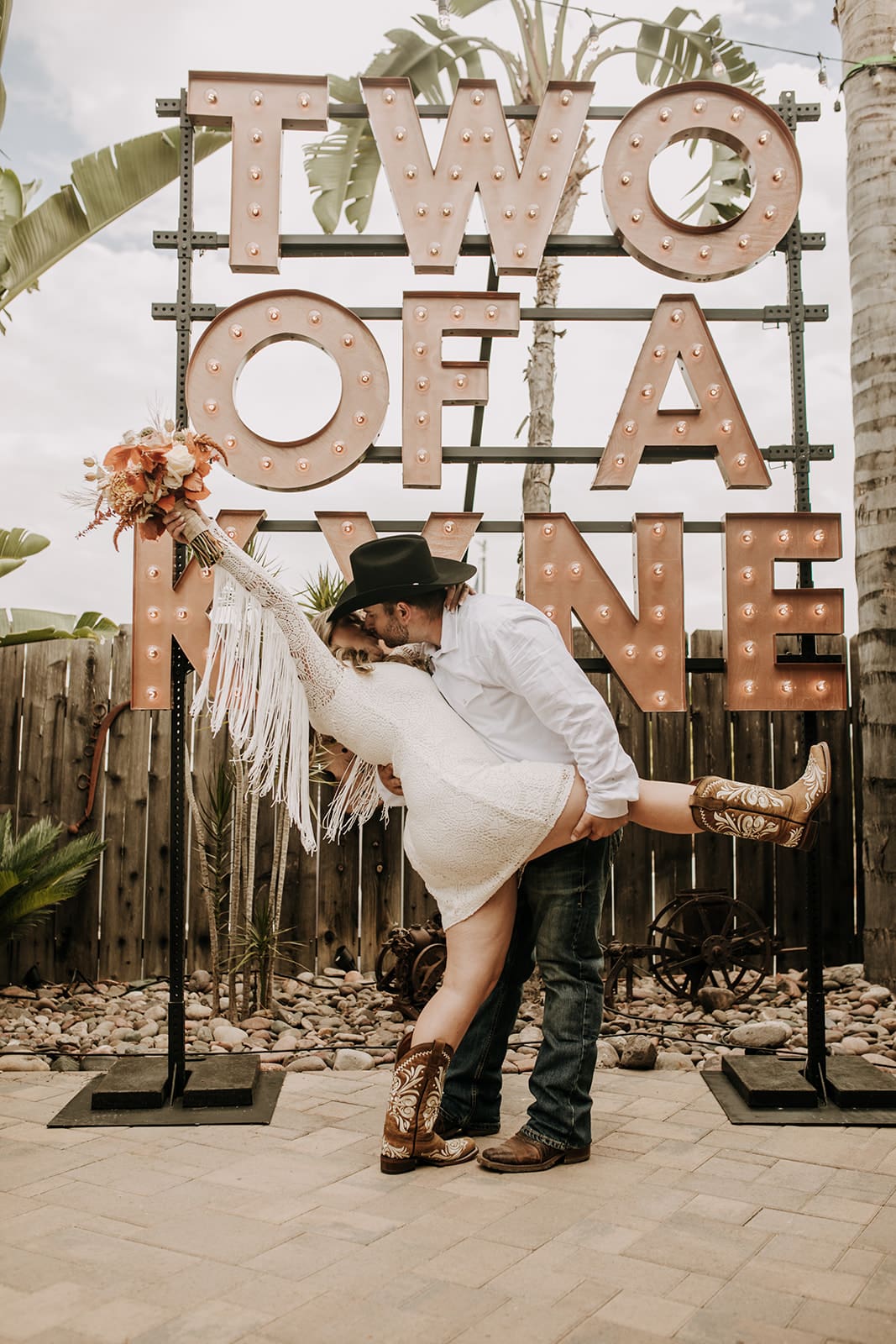 outdoor wedding backyard wedding wedding dress wedding florals western wedding rustic wedding small intimate backyard wedding bride and groom marriage just married wedding party wedding reception photos wedding photography wedding photographer San Diego wedding photographer sabrina kinsella 