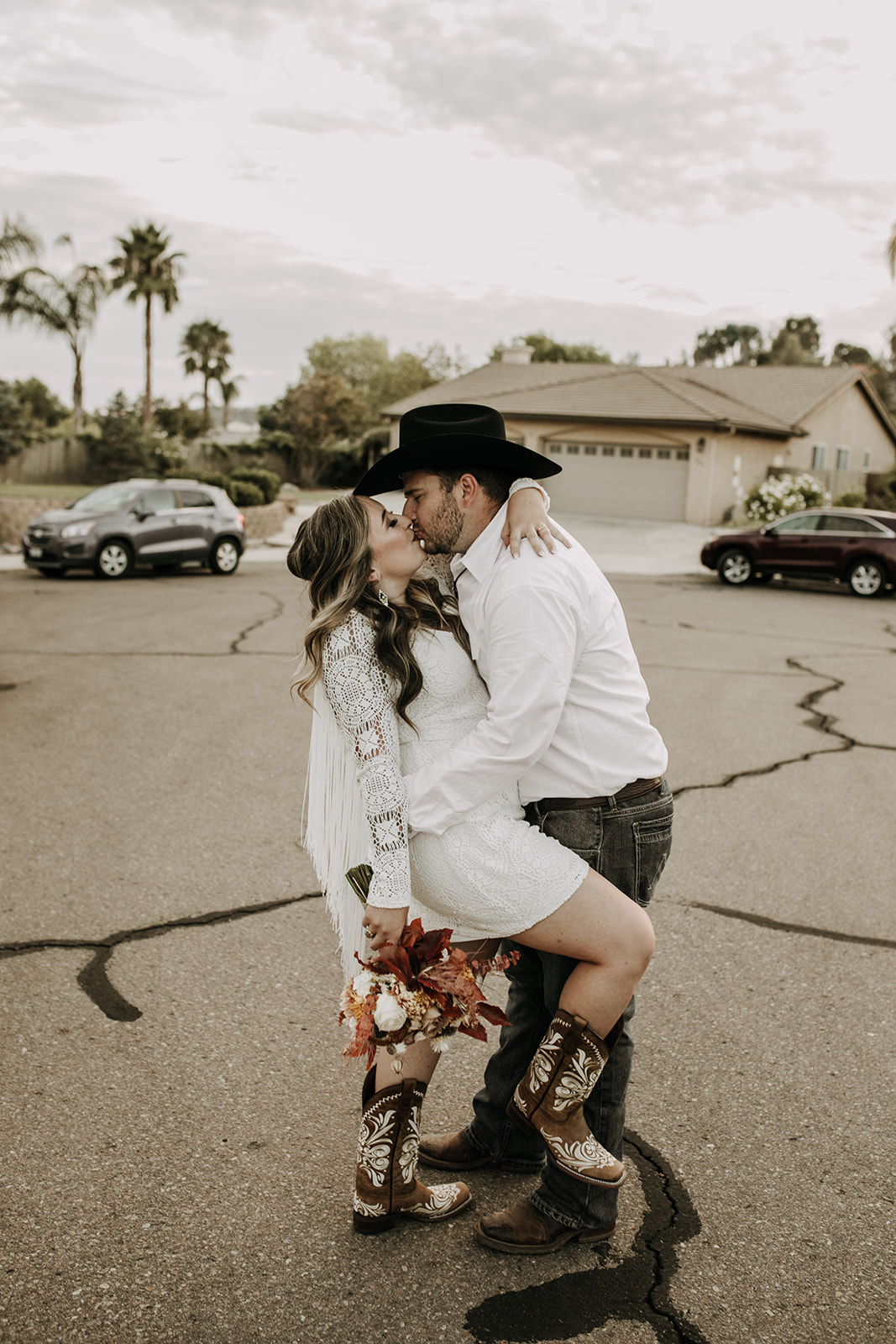 outdoor wedding backyard wedding wedding dress wedding florals western wedding rustic wedding small intimate backyard wedding bride and groom marriage just married wedding party wedding reception photos wedding photography wedding photographer San Diego wedding photographer sabrina kinsella