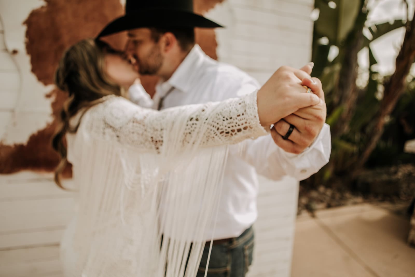 outdoor wedding backyard wedding wedding dress wedding florals western wedding rustic wedding small intimate backyard wedding bride and groom marriage just married wedding party wedding reception photos wedding photography wedding photographer San Diego wedding photographer sabrina kinsella 