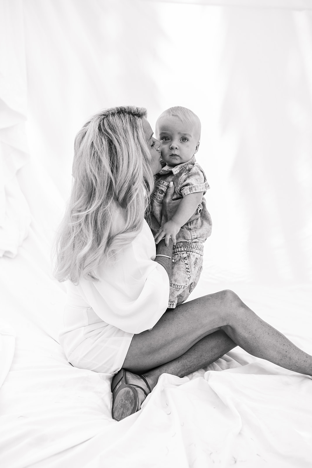 backyard mini session motherhood photo shoot mommy and me baby family photography San Diego family photographer Sabrina Kinsella Sabrinalynn photo