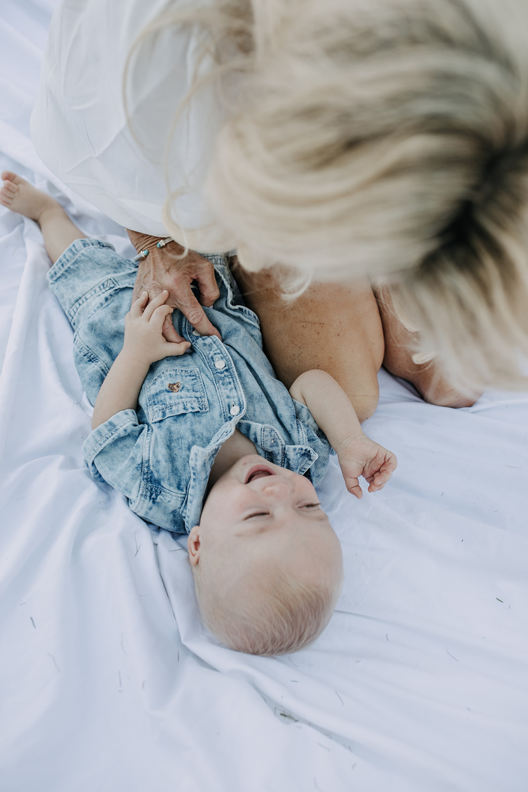 backyard mini session motherhood photo shoot mommy and me baby family photography San Diego family photographer Sabrina Kinsella Sabrinalynn photo