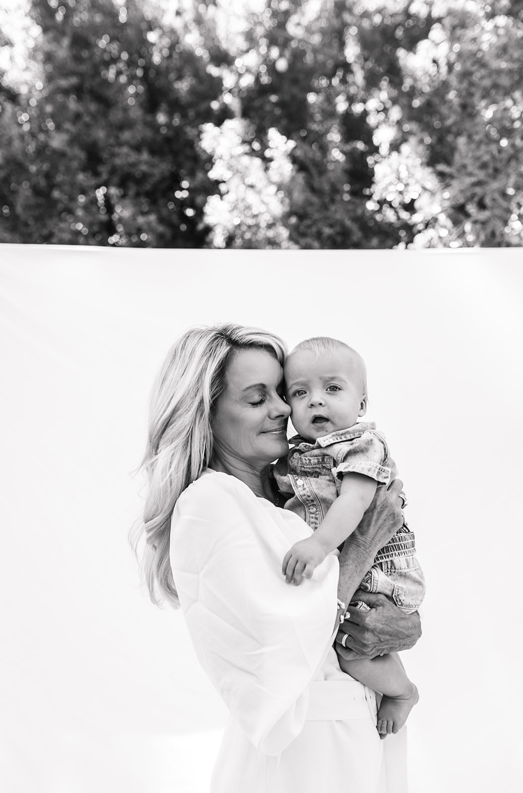 backyard mini session motherhood photo shoot mommy and me baby family photography San Diego family photographer Sabrina Kinsella Sabrinalynn photo