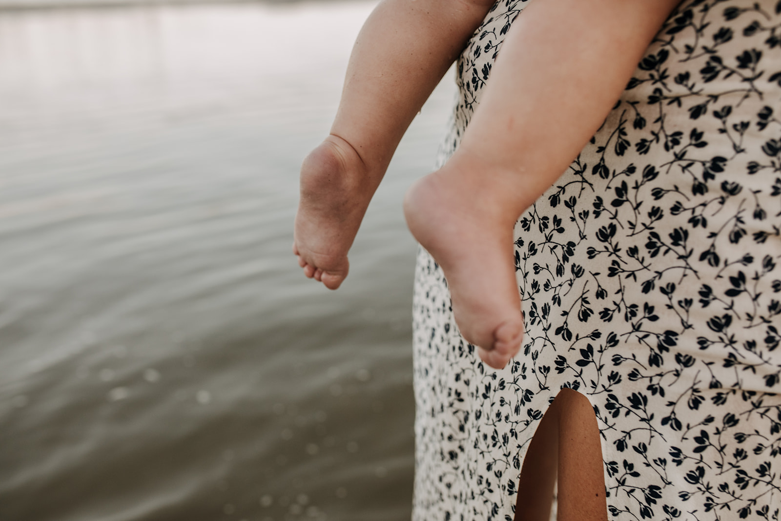 outdoor family session beach session in the water family photos summer photos family photo inspo San Diego family photographer Sabrina Kinsella sabrinalynnphoto