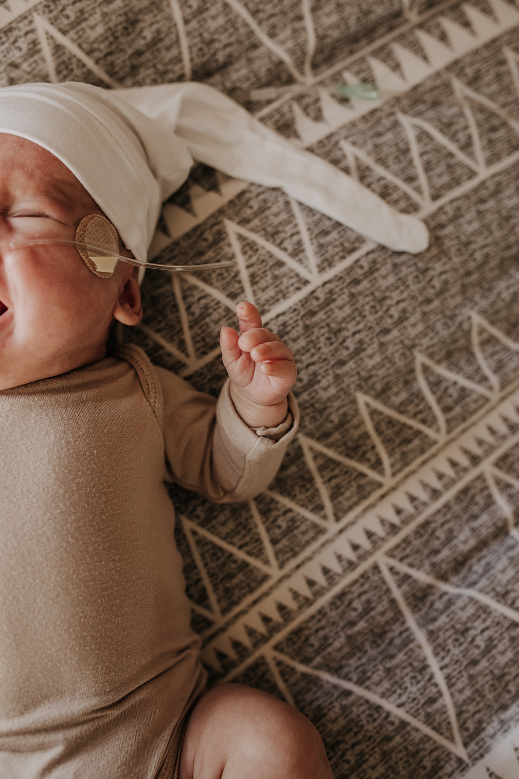 in home newborn photography photoshoot in home warm cozy family session San Diego photographer Sabrina Kinsella sabrinalynnphoto