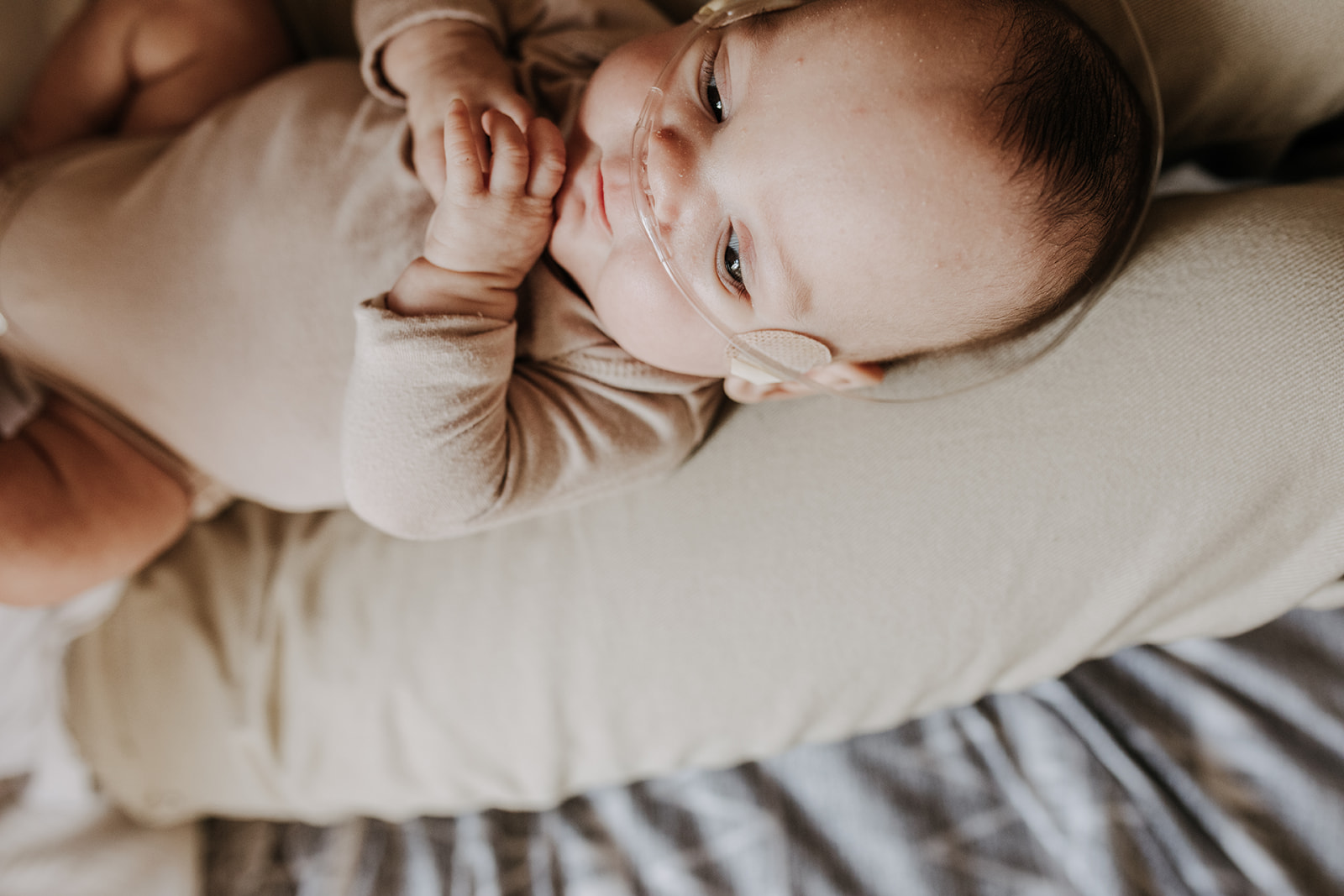 in home newborn photography photoshoot in home warm cozy family session San Diego photographer Sabrina Kinsella sabrinalynnphoto