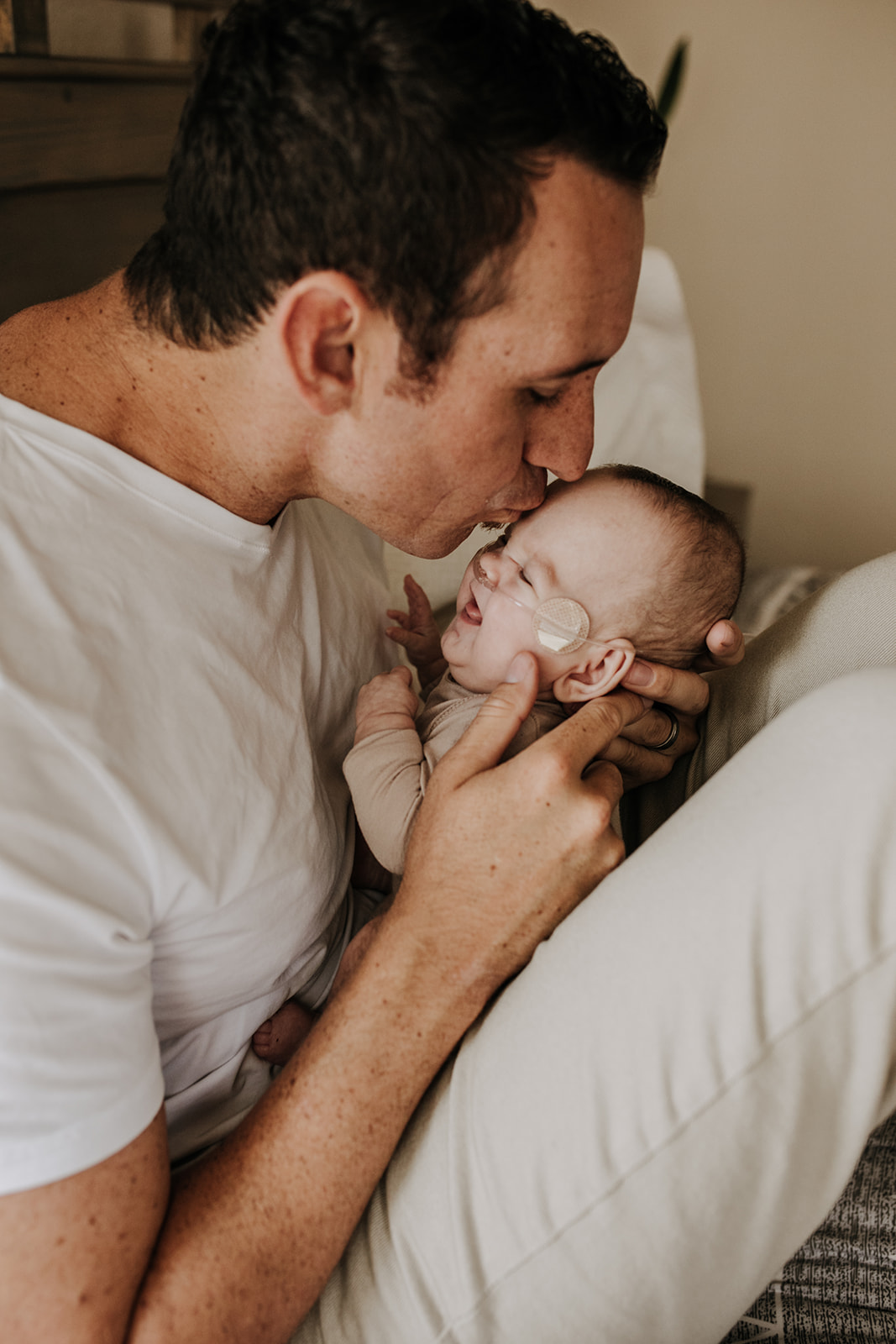 in home newborn photography photoshoot in home warm cozy family session San Diego photographer Sabrina Kinsella sabrinalynnphoto