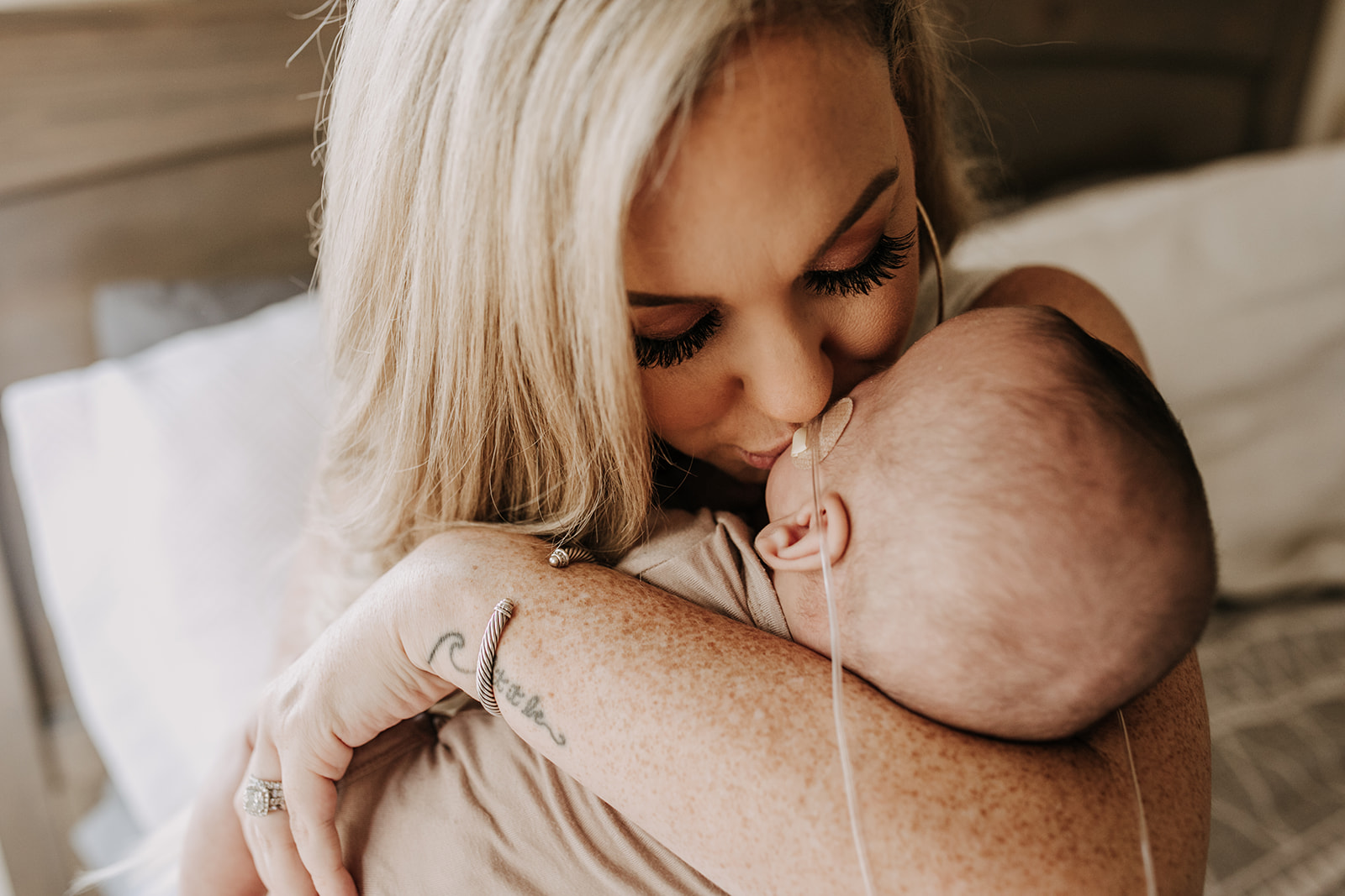 in home newborn photography photoshoot in home warm cozy family session San Diego photographer Sabrina Kinsella sabrinalynnphoto