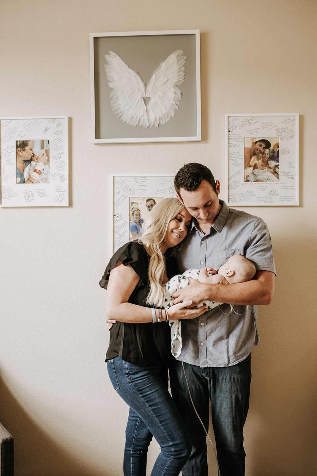 in home newborn photography photoshoot in home warm cozy family session San Diego photographer Sabrina Kinsella sabrinalynnphoto