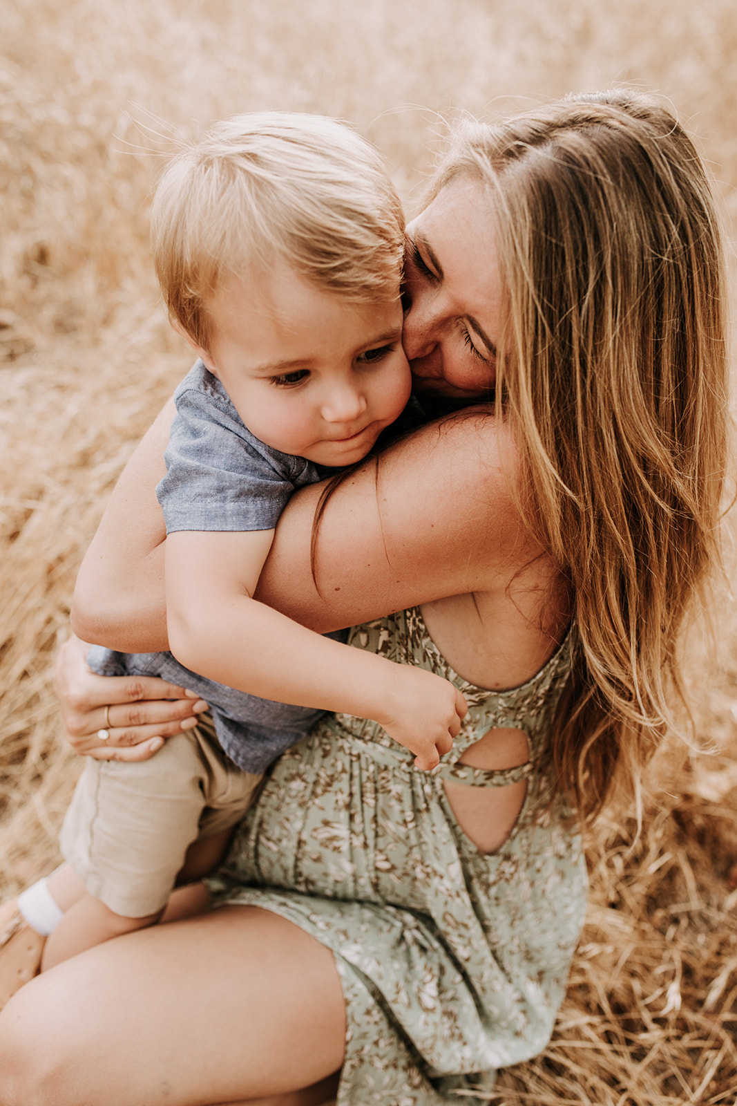 warm outdoor family photos family photoshoot inspiration maternity fashion maternity photos outdoor San Diego family photographer San Diego maternity photographer Sabrina Kinsella