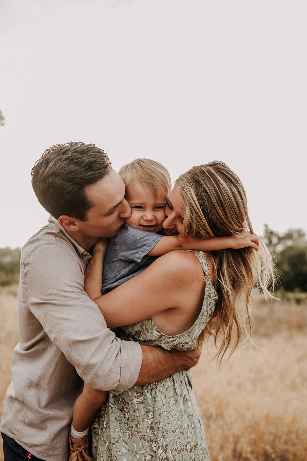 warm outdoor family photos family photoshoot inspiration maternity fashion maternity photos outdoor San Diego family photographer San Diego maternity photographer Sabrina Kinsella