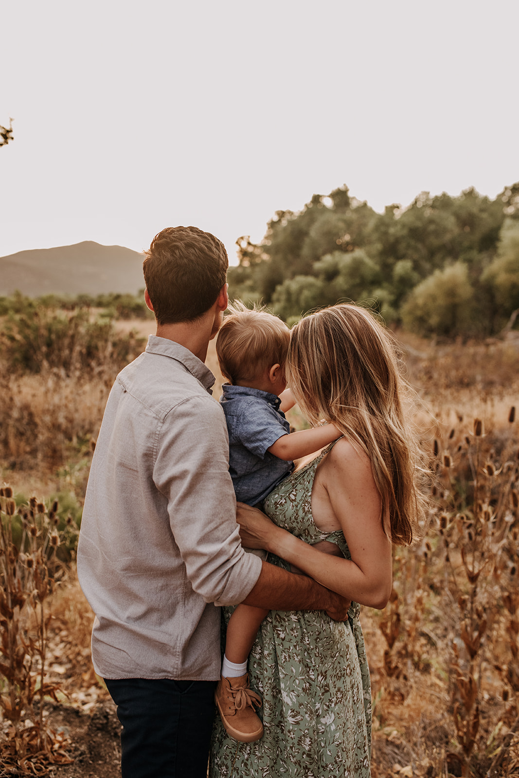 warm outdoor family photos family photoshoot inspiration maternity fashion maternity photos outdoor San Diego family photographer San Diego maternity photographer Sabrina Kinsella