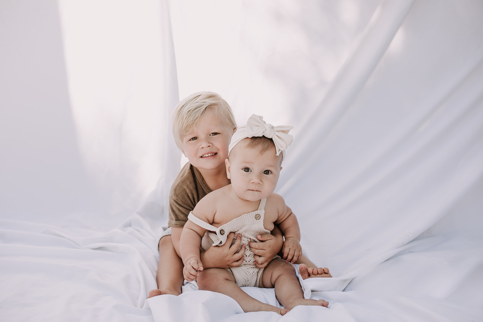 backyard minis motherhood photos family photography famiy photoshoot mono session san doggo family phpotgrapher Sabrina Kinsella