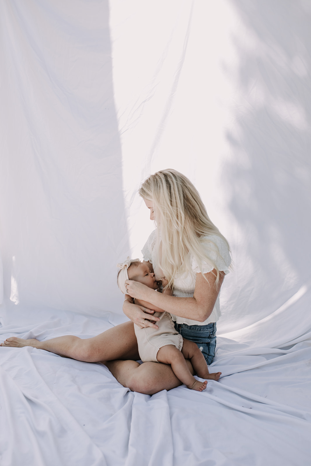 backyard minis motherhood photos family photography famiy photoshoot mono session san doggo family phpotgrapher Sabrina Kinsella