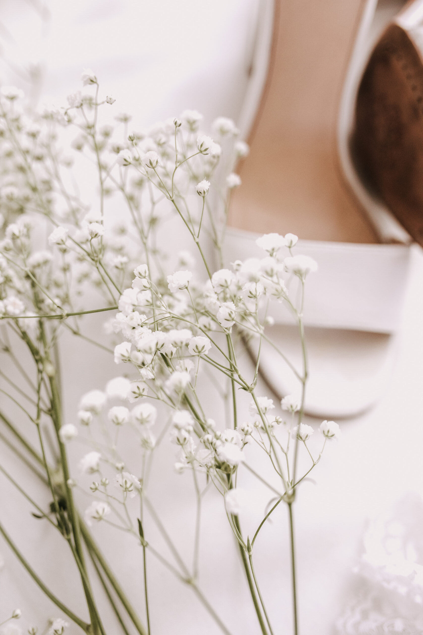 reno wedding wedding dress bride and groom florals white destination wedding San Diego travel photographer Sabina Kinsella