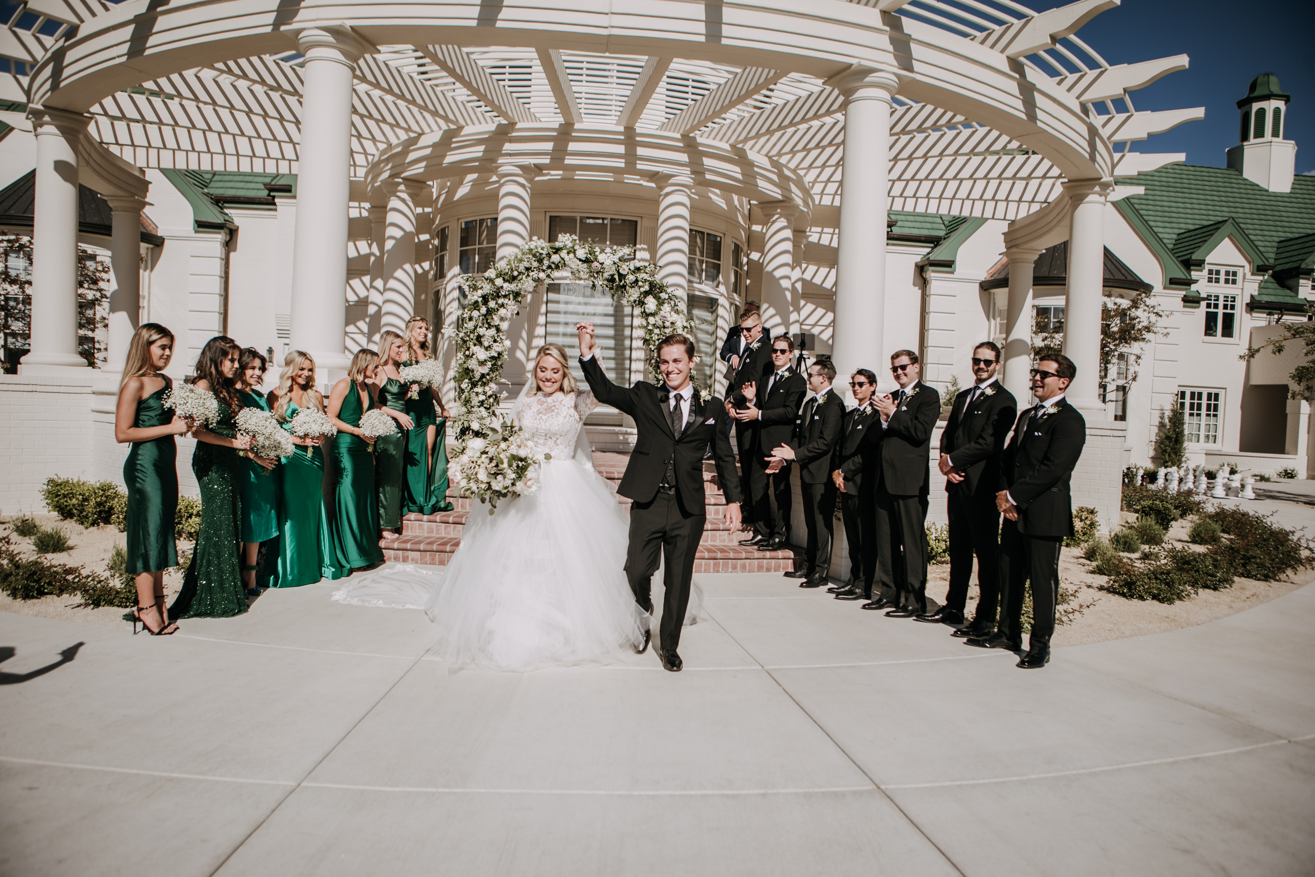 reno wedding wedding dress bride and groom florals white destination wedding San Diego travel photographer Sabina Kinsella