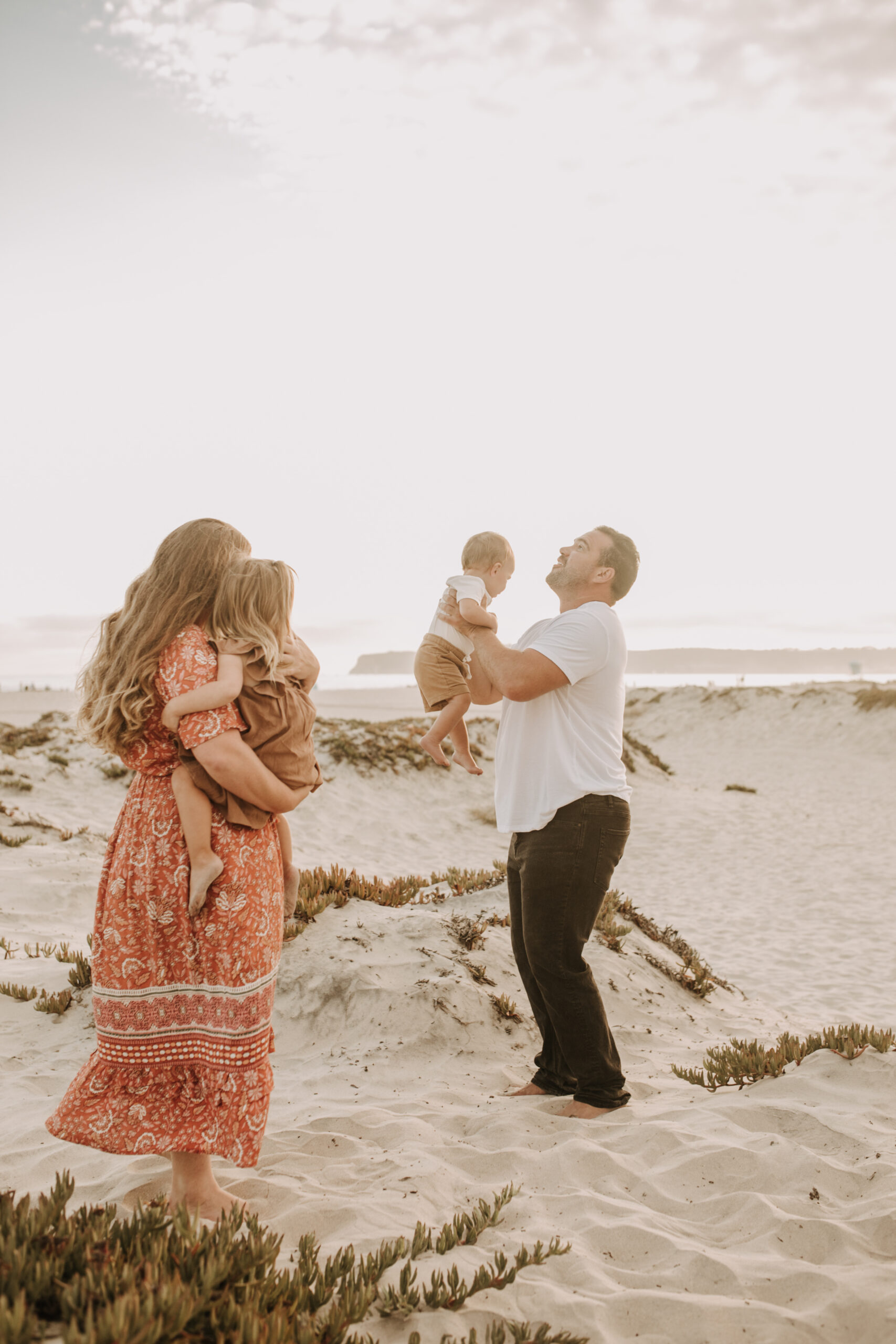 A beautiful, dreamy beach family session with my beautiful friend Kaylyn. I can't believe I've known her for almost 9 years! Such a freaking GORGEOUS family she has and I'm not joking when I say that this is a family photoshoot I have been looking forward to for actual YEARS now!