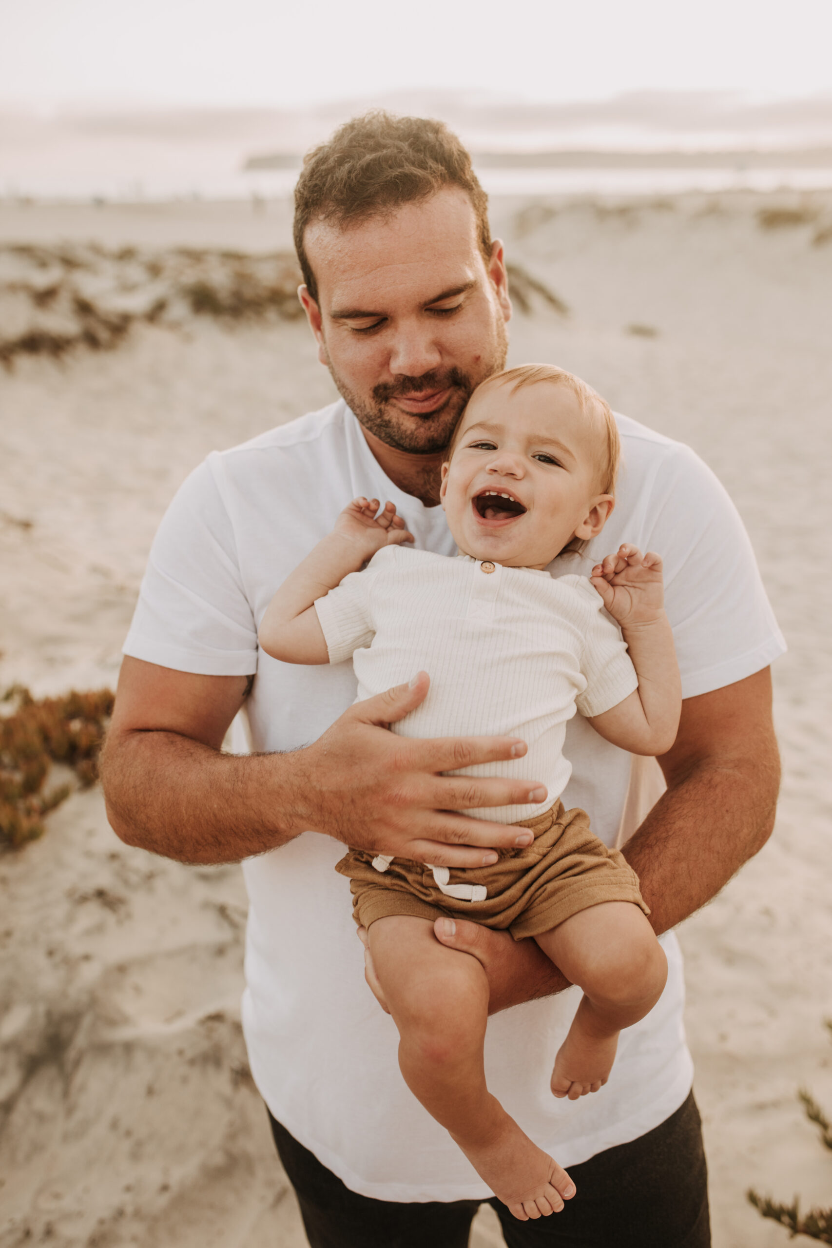 A beautiful, dreamy beach family session with my beautiful friend Kaylyn. I can't believe I've known her for almost 9 years! Such a freaking GORGEOUS family she has and I'm not joking when I say that this is a family photoshoot I have been looking forward to for actual YEARS now!