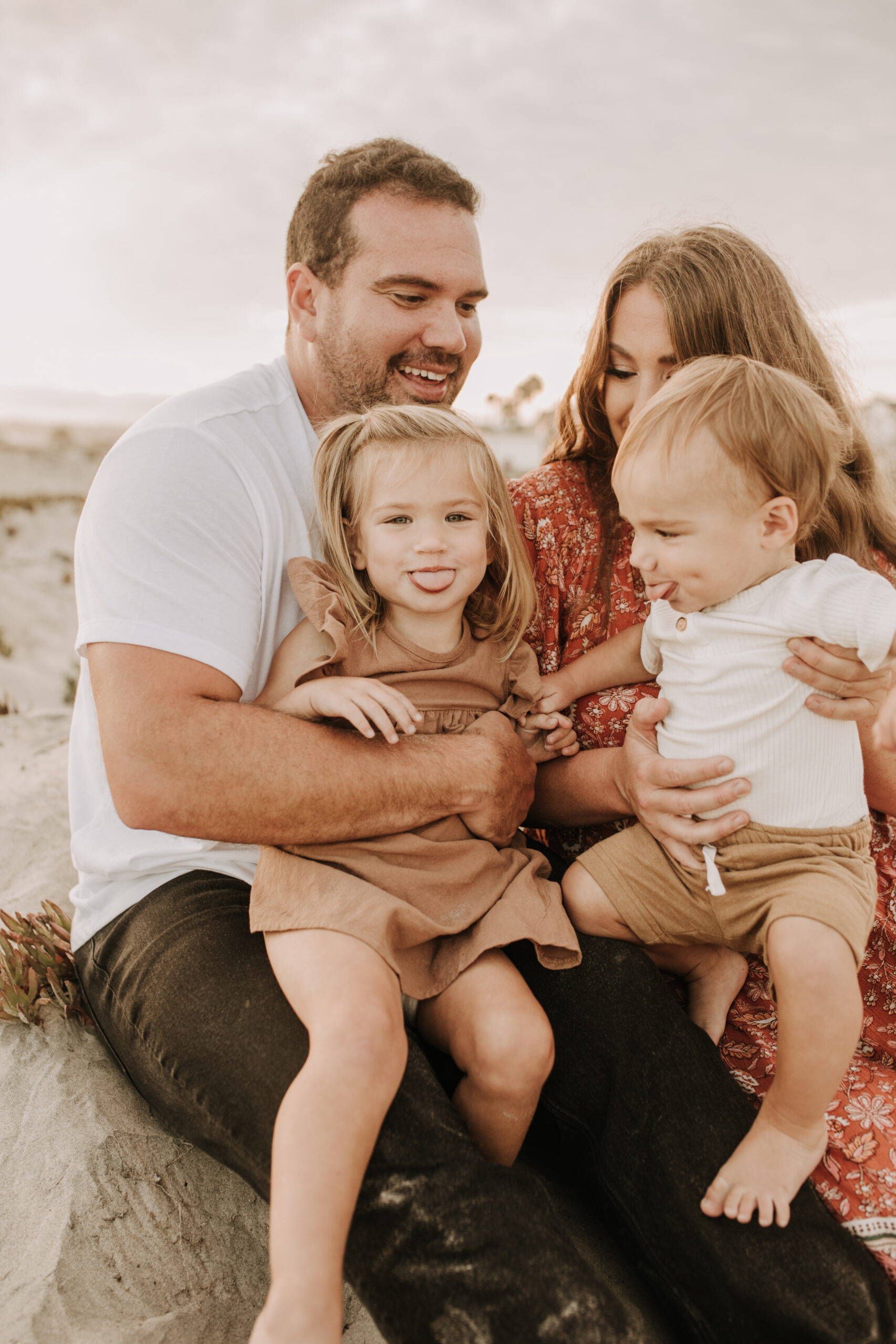 A beautiful, dreamy beach family session with my beautiful friend Kaylyn. I can't believe I've known her for almost 9 years! Such a freaking GORGEOUS family she has and I'm not joking when I say that this is a family photoshoot I have been looking forward to for actual YEARS now!