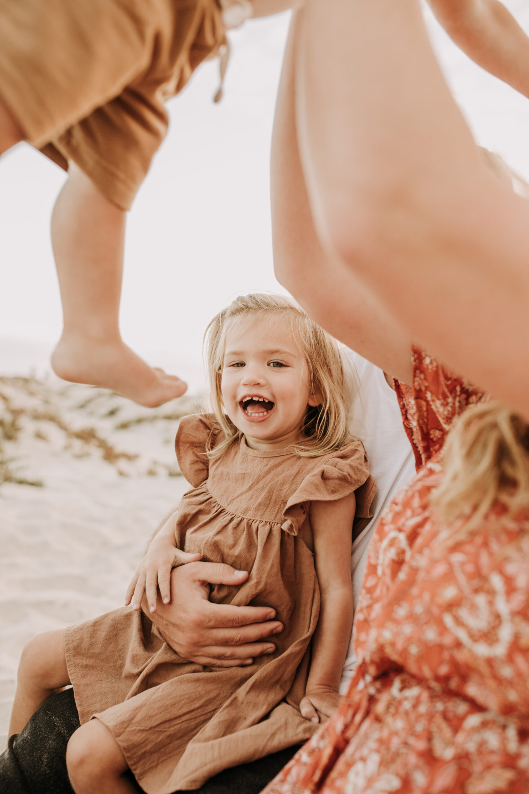 beach family photos outdoor family photos beach golden hour sunset photos San Diego family photographer Sabrina kinsella sabrinalynnphoto