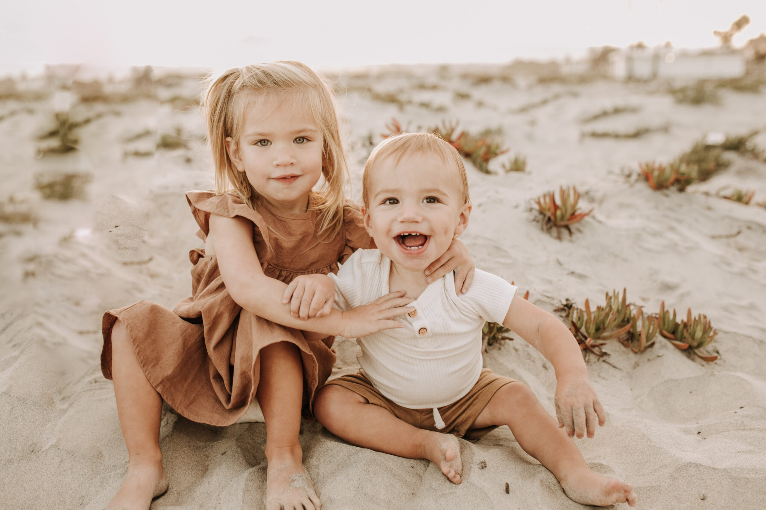 A beautiful, dreamy beach family session with my beautiful friend Kaylyn. I can't believe I've known her for almost 9 years! Such a freaking GORGEOUS family she has and I'm not joking when I say that this is a family photoshoot I have been looking forward to for actual YEARS now!