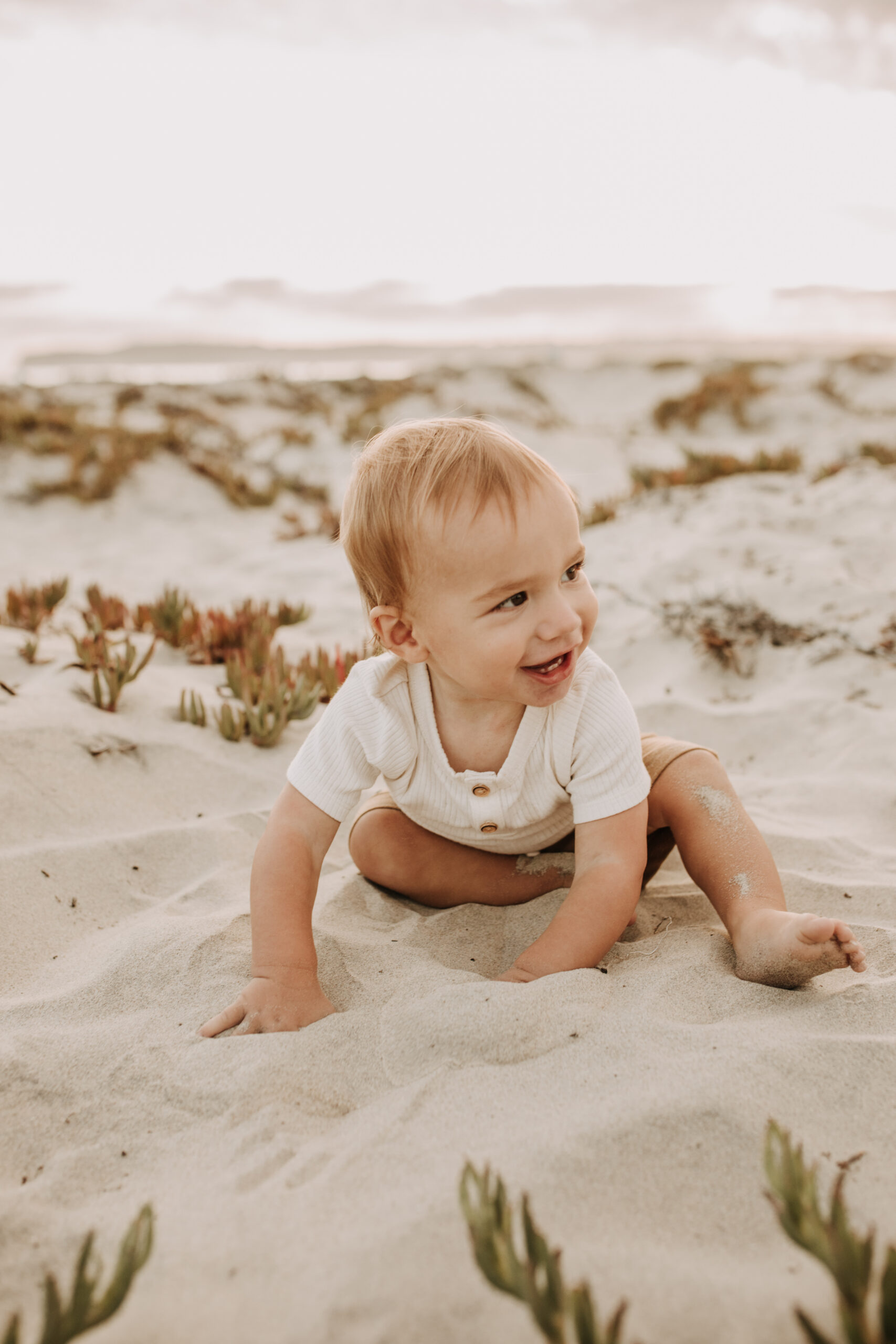 beach family photos outdoor family photos beach golden hour sunset photos San Diego family photographer Sabrina kinsella sabrinalynnphoto