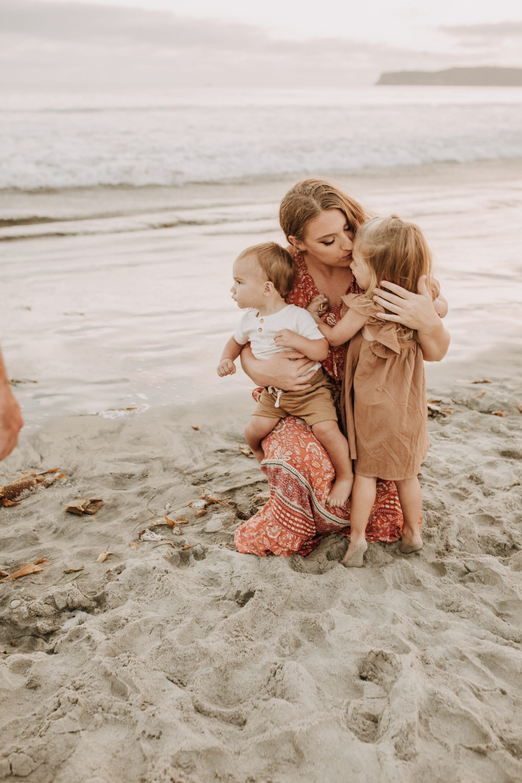 beach family photos outdoor family photos beach golden hour sunset photos San Diego family photographer Sabrina kinsella sabrinalynnphoto