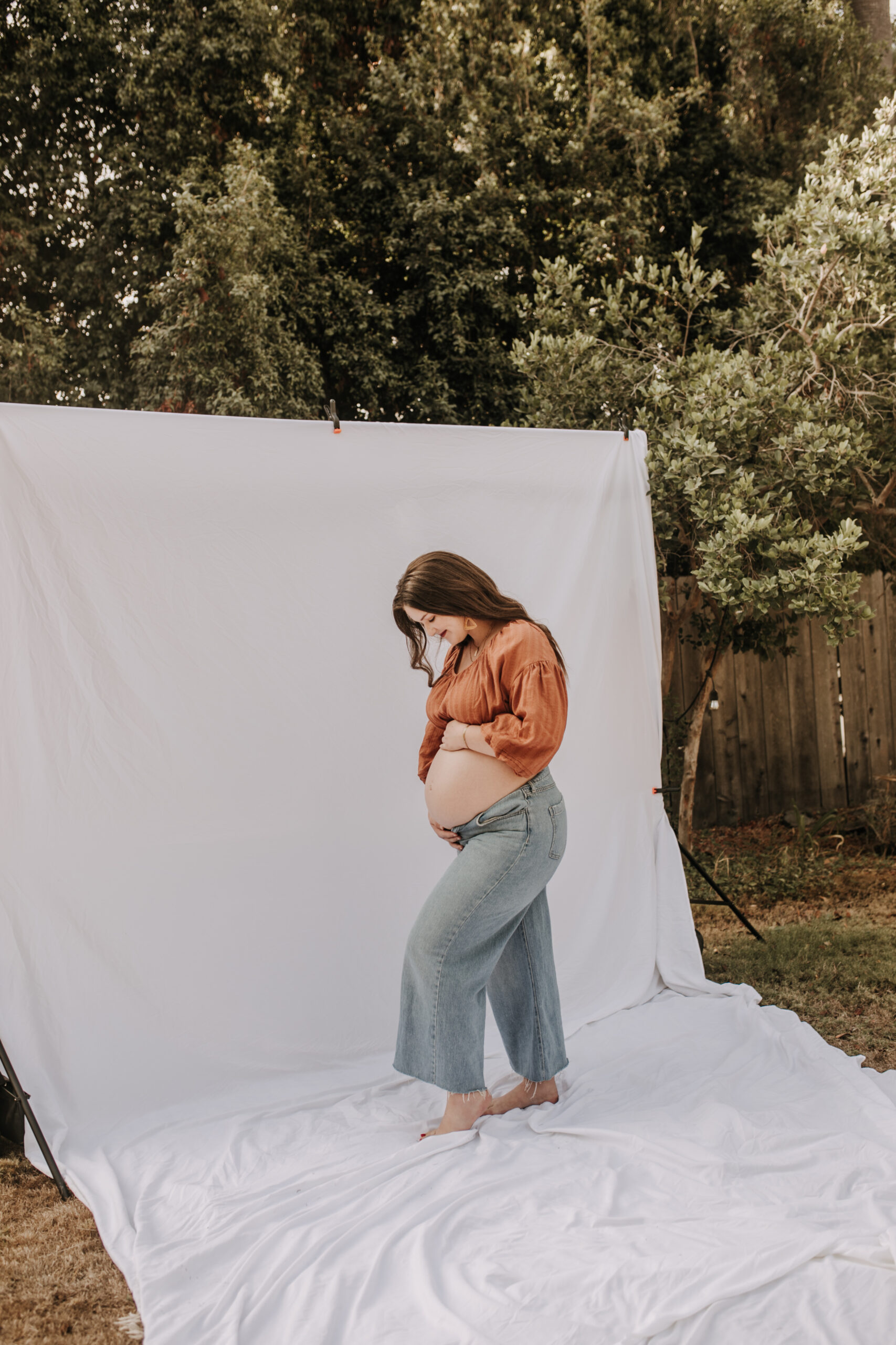 backyard mini maternity photoshoot mama mini la mesa california San Diego maternity photographer lifestyle photographer