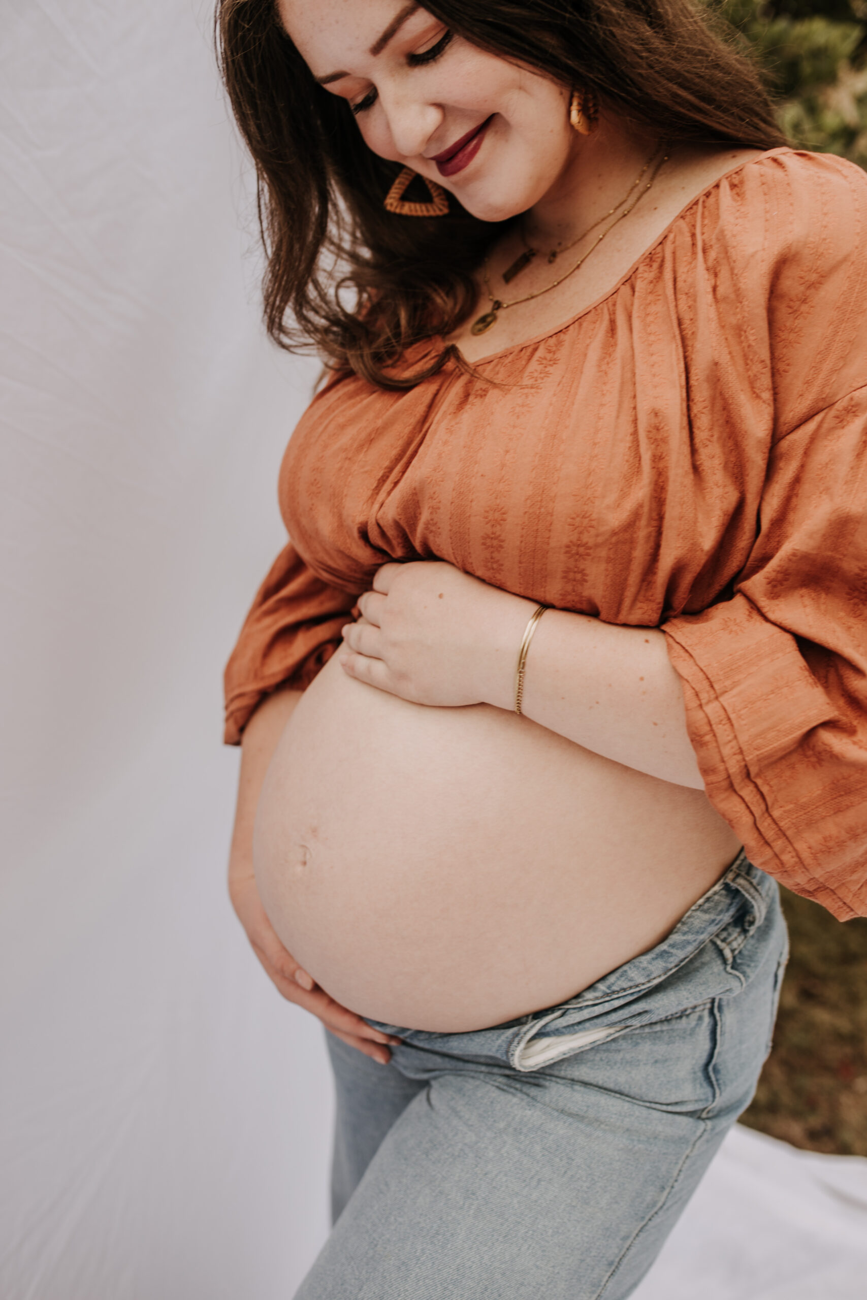 backyard mini maternity photoshoot mama mini la mesa california San Diego maternity photographer lifestyle photographer