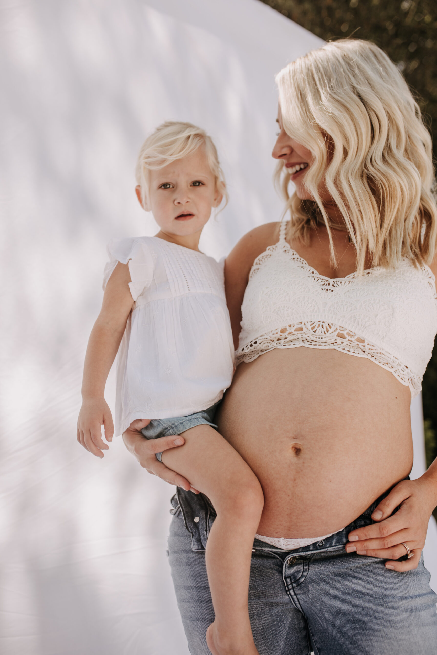 maternity pregnancy motherhood mama and me mom and daughter backyard mini session maternity photos family photos outdoor maternity San Diego family photographer Sabrina Kinsella sabrinalynnphotos love candid