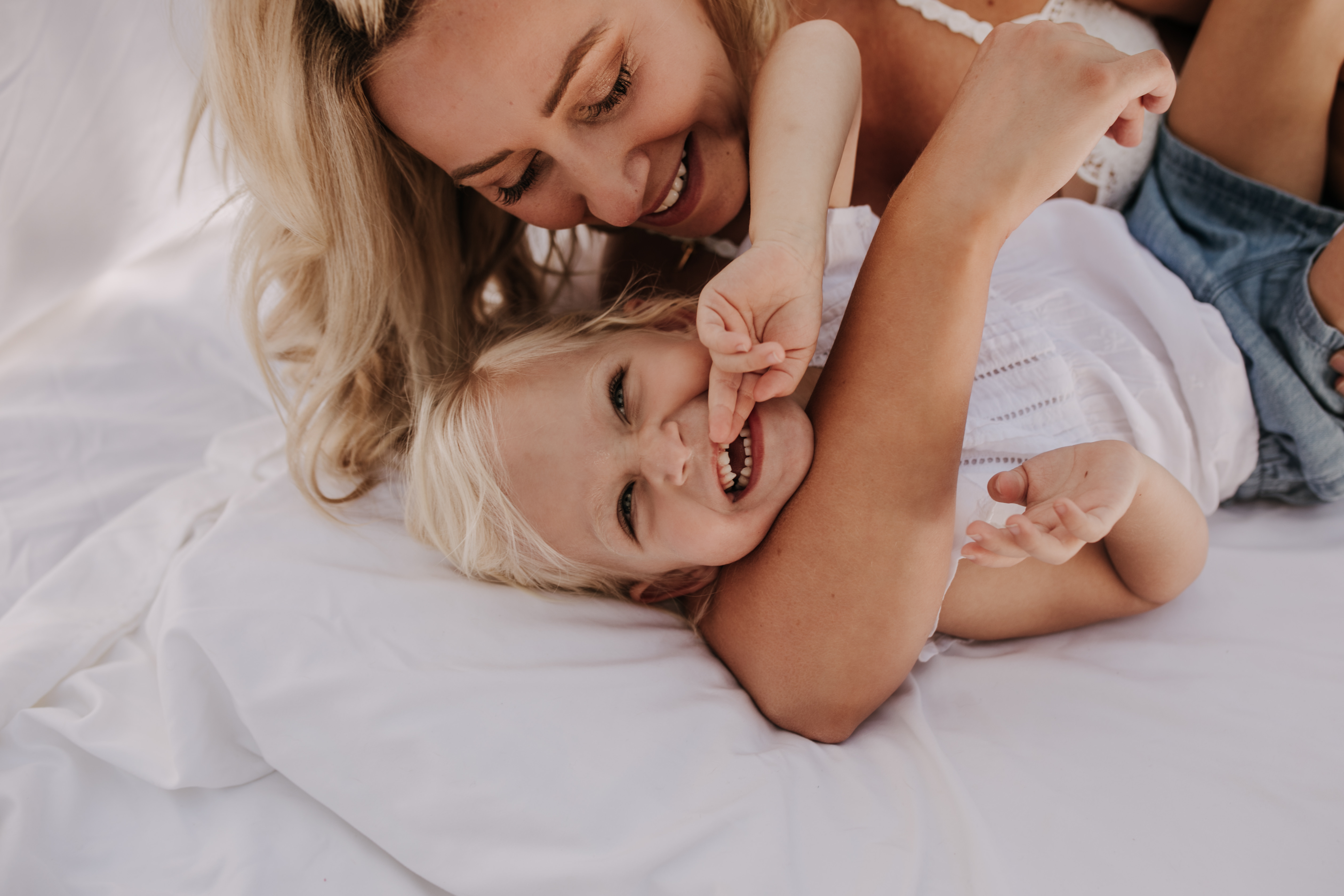 maternity pregnancy motherhood mama and me mom and daughter backyard mini session maternity photos family photos outdoor maternity San Diego family photographer Sabrina Kinsella sabrinalynnphotos love candid