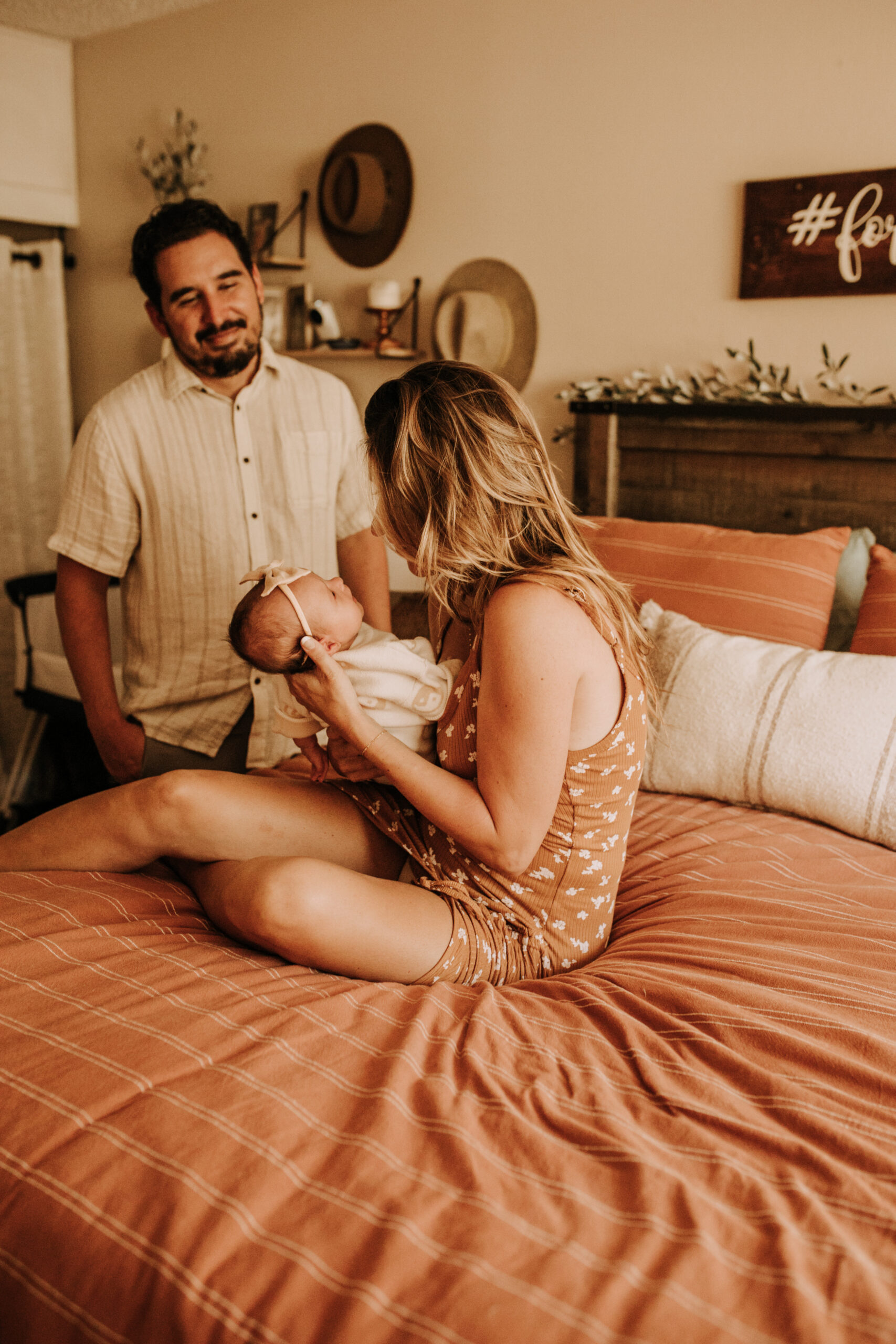 in home newborn photos family photos holiday newborn baby infant photos baby photos mama newborn card inspo I home family session San Diego family photographer Sabrina Kinsella sabrinalynnphoto