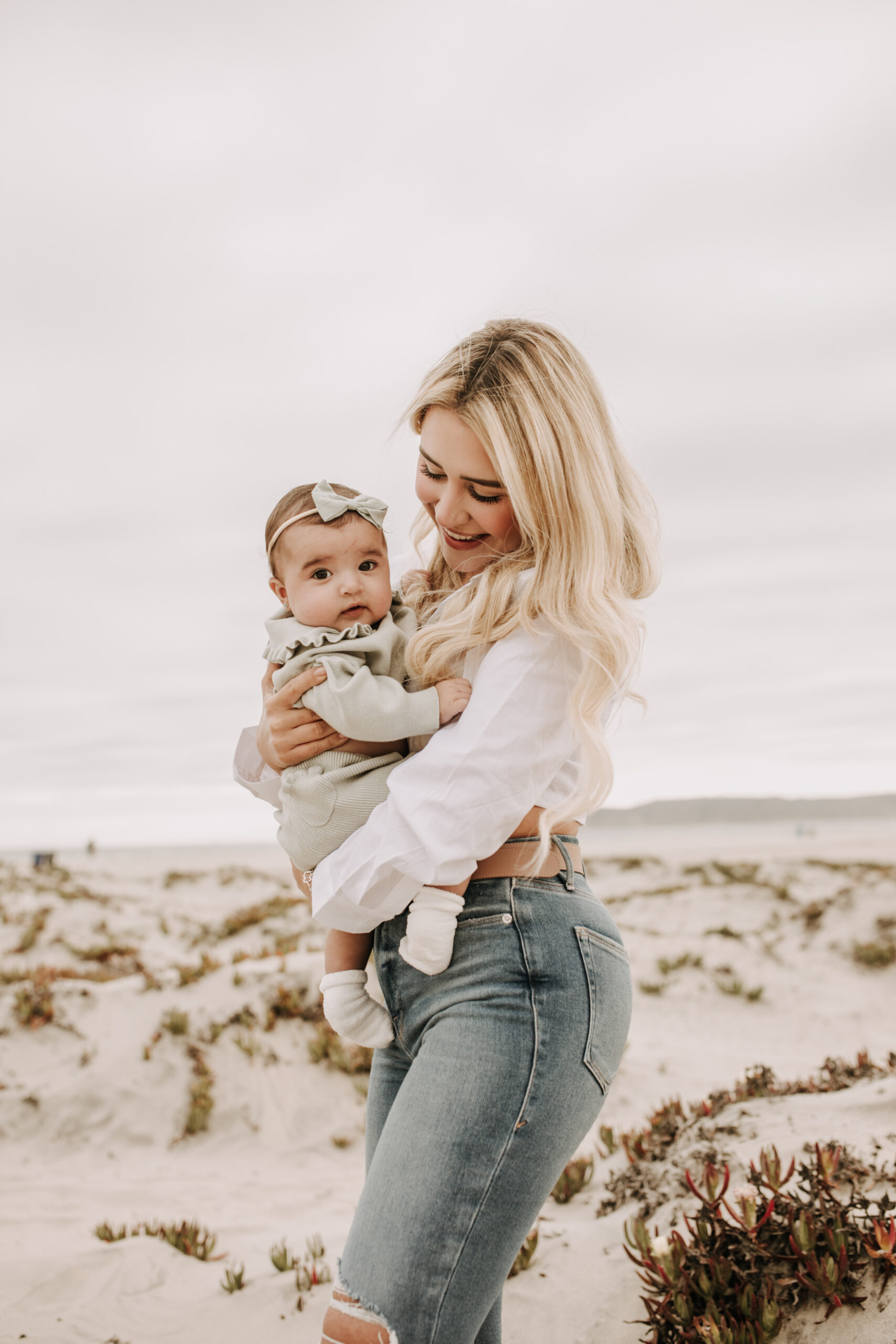 family beach session family photos on beach cloudy day beach family photoshoot San Diego family photographer Sabrina kinsella abrinalynnphoto