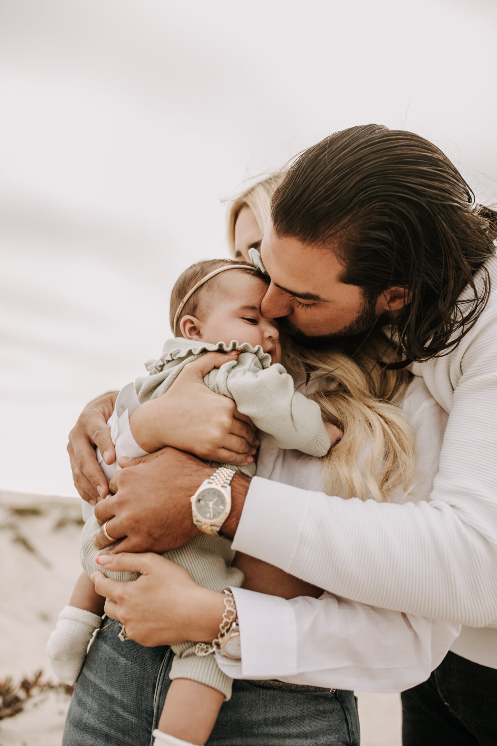 family beach session family photos on beach cloudy day beach family photoshoot San Diego family photographer Sabrina kinsella abrinalynnphoto