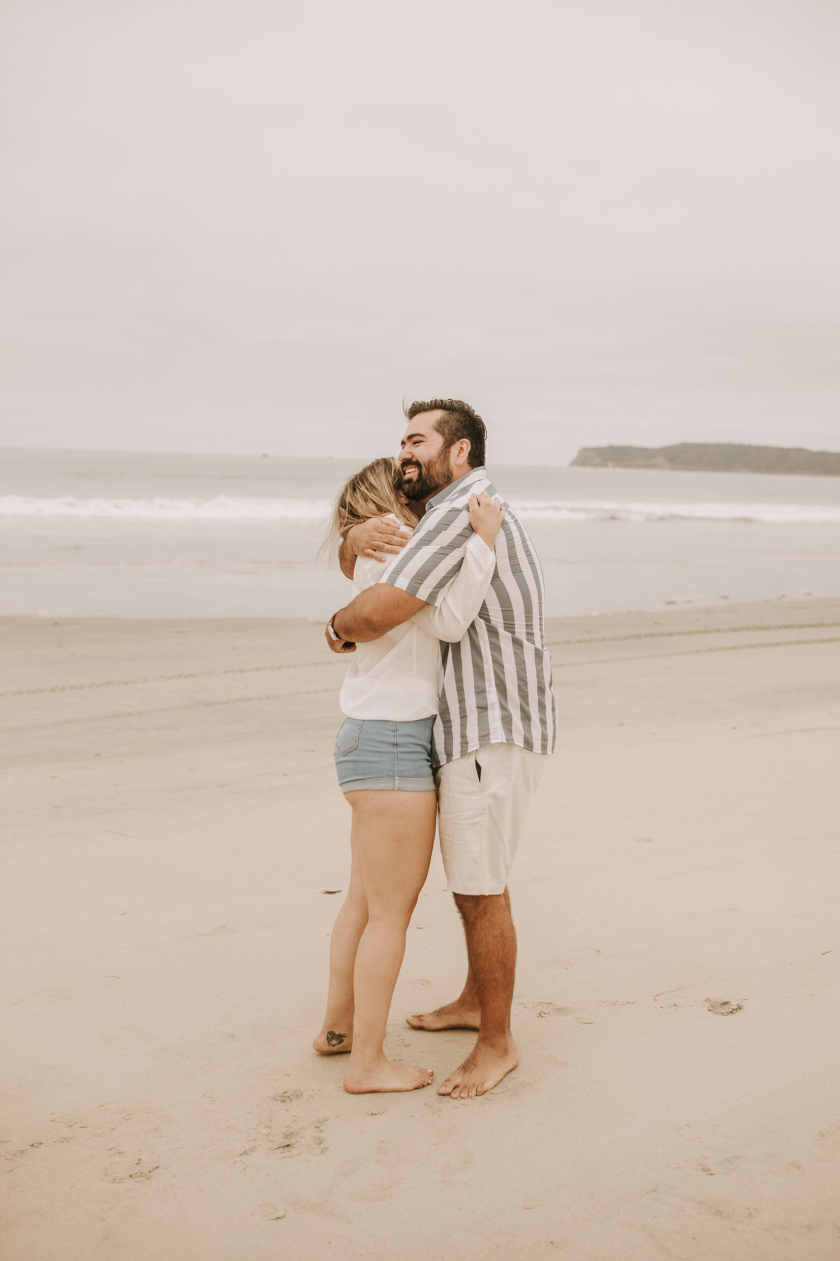 engagement photos San Diego couples photographer surprise proposal engagement couples beach photos romantic beach photos San Diego photographer Sabrina Kinsella