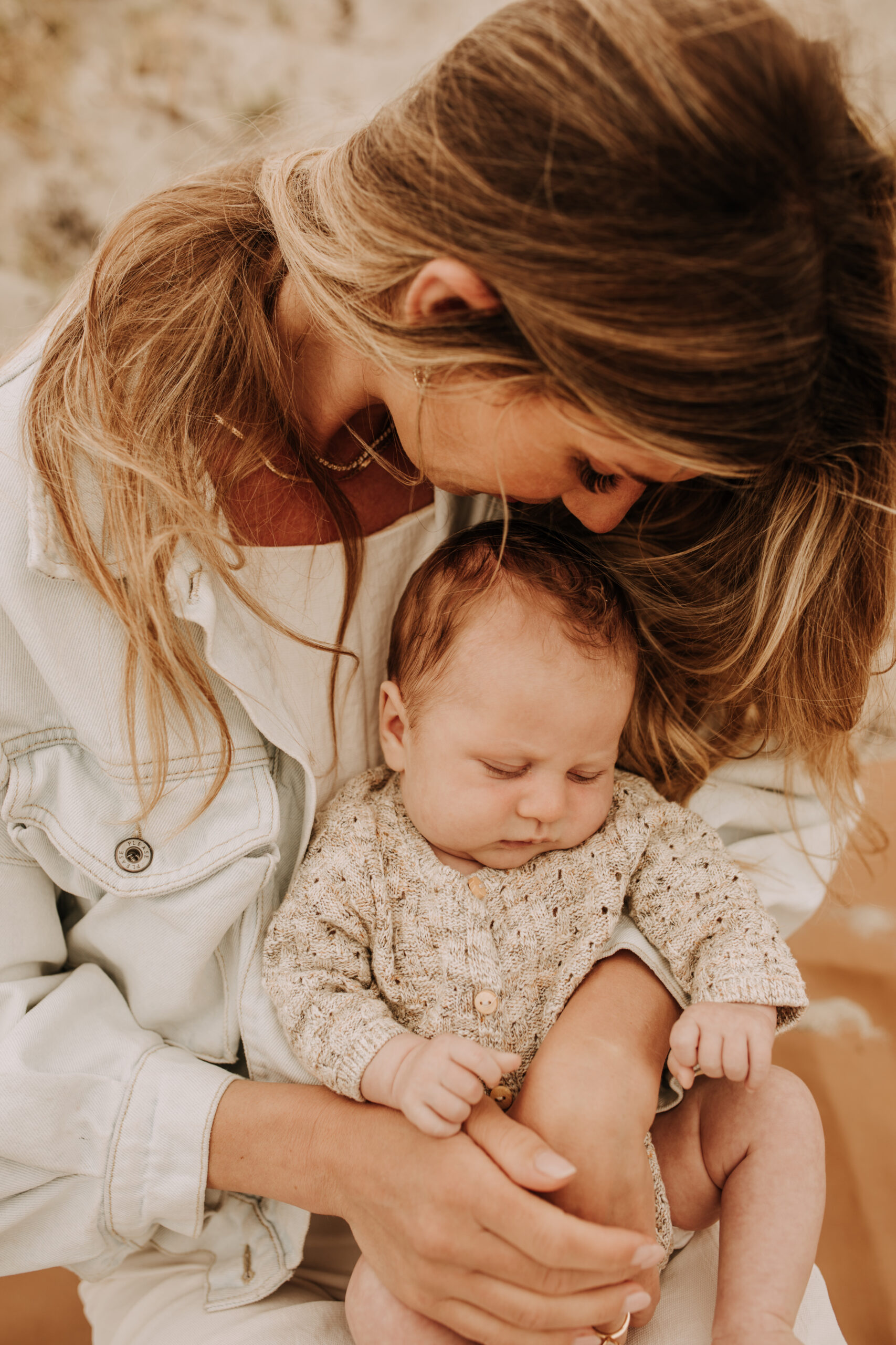 warm toned neutral color outdoor family photos beach day family photos newborn photos infant family cloudy day san digo family photographer Sabrina Kinsella