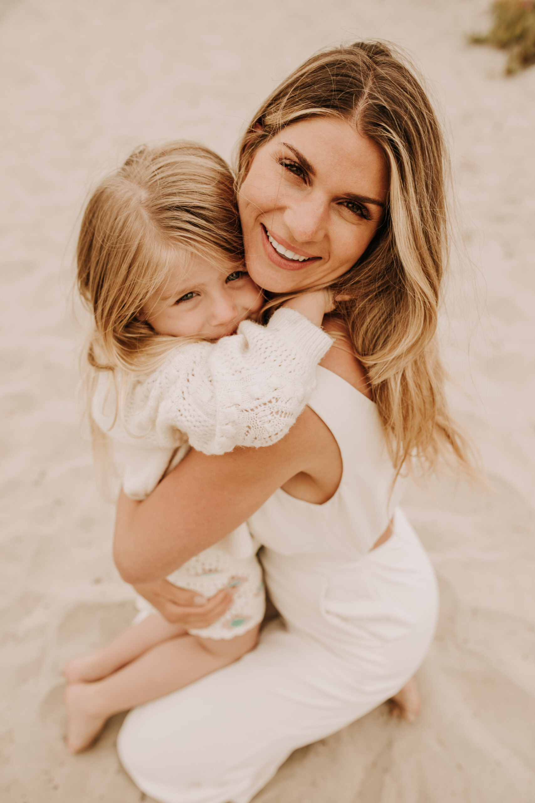 warm toned neutral color outdoor family photos beach day family photos newborn photos infant family cloudy day san digo family photographer Sabrina Kinsella