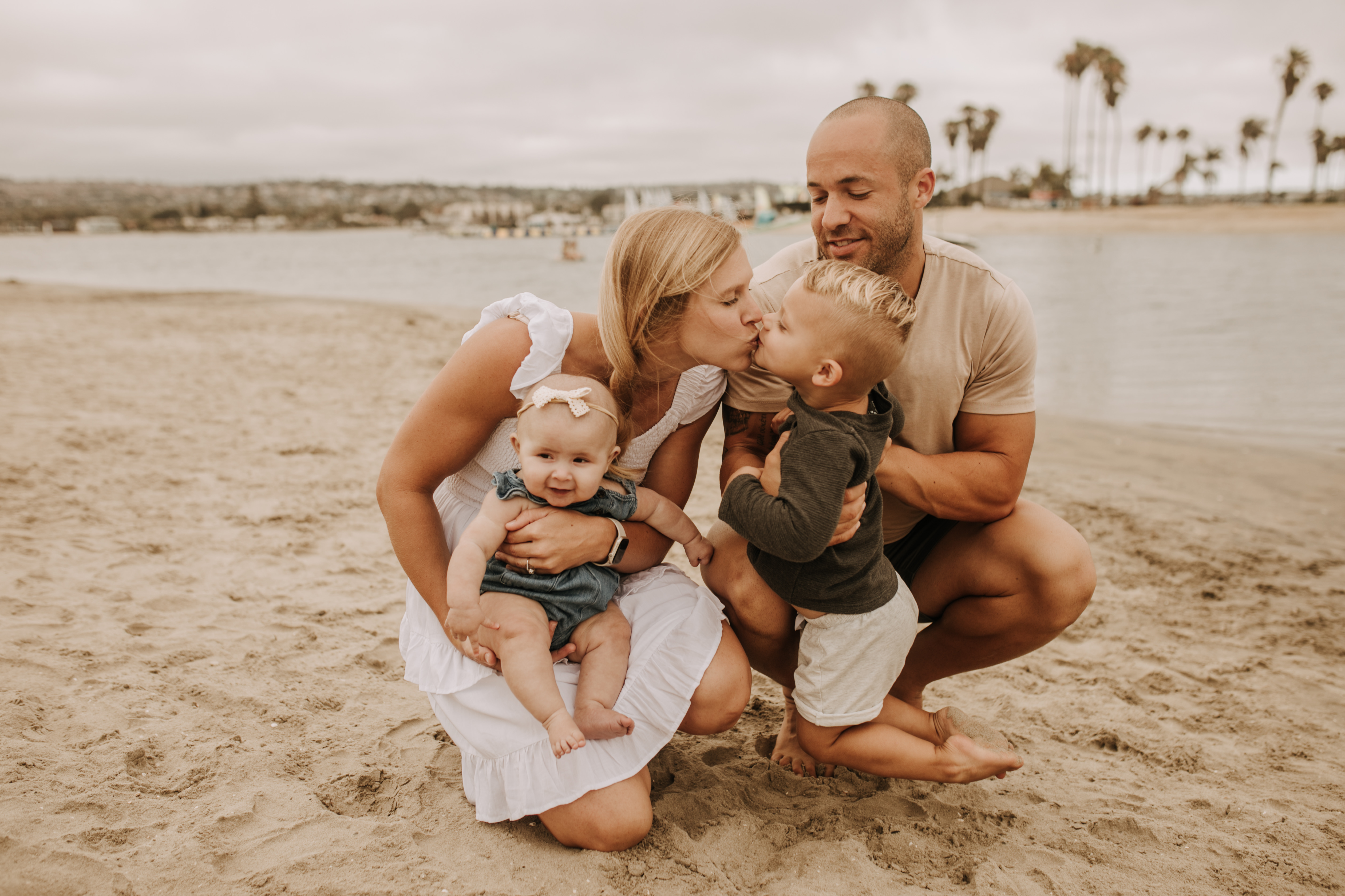 large family beach session family photos on the beach cloudy day big family great grand children San Diego family photographer